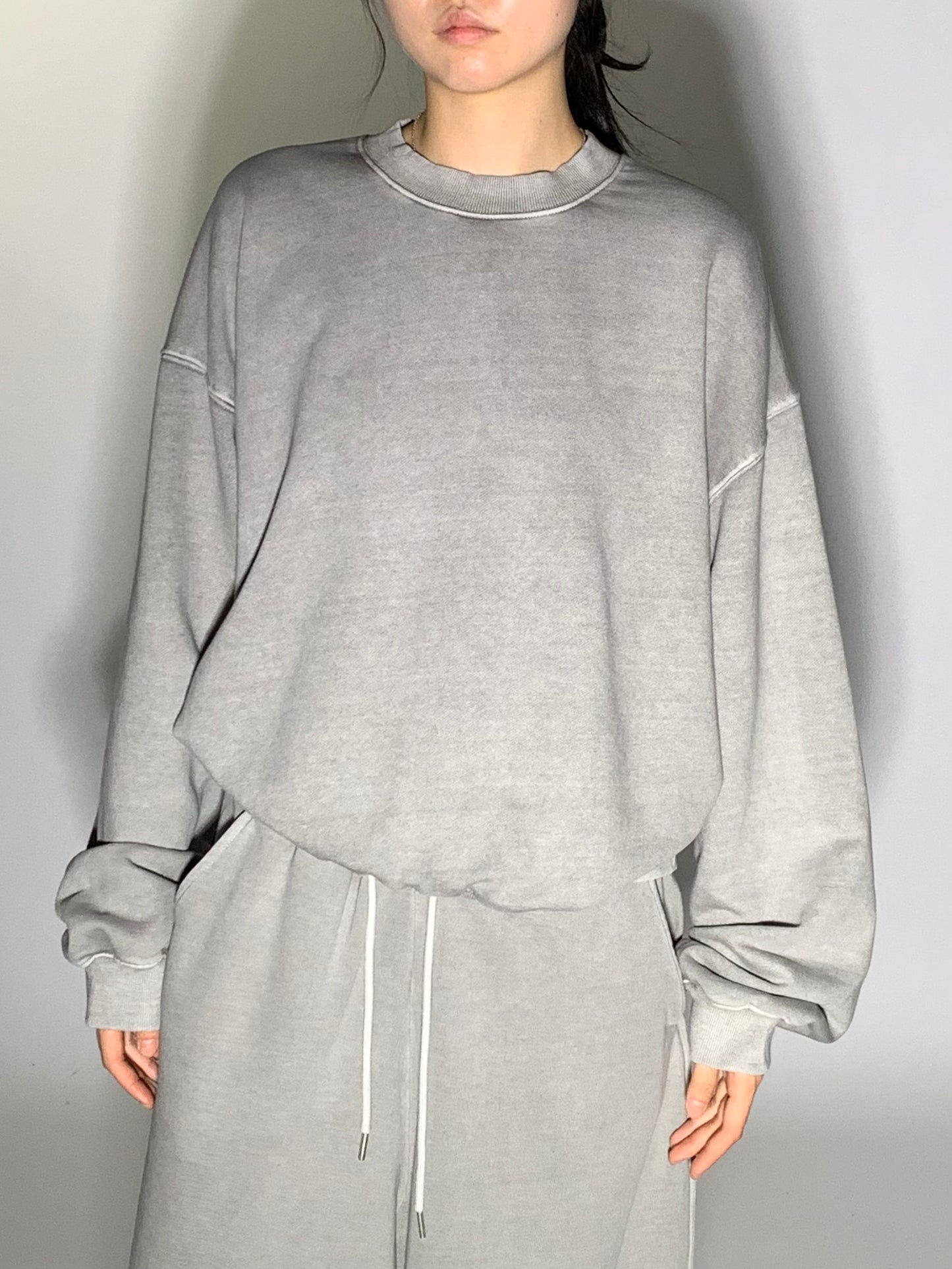 WASHED CROP SWEATSHIRT