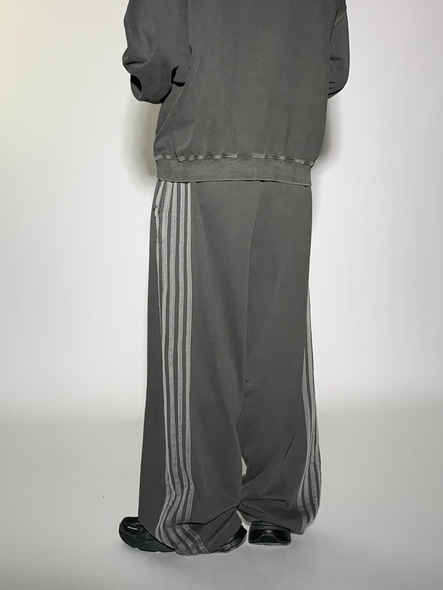 5 LINE SWEATPANTS