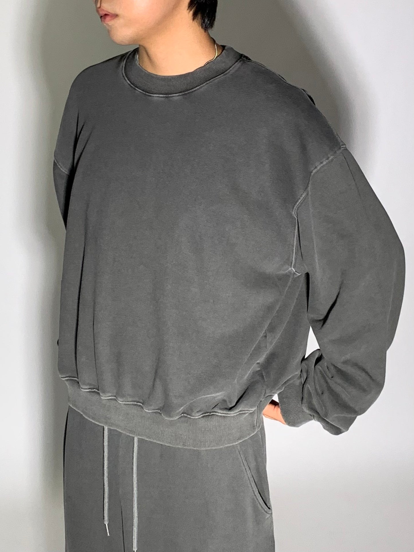 WASHED CROP SWEATSHIRT