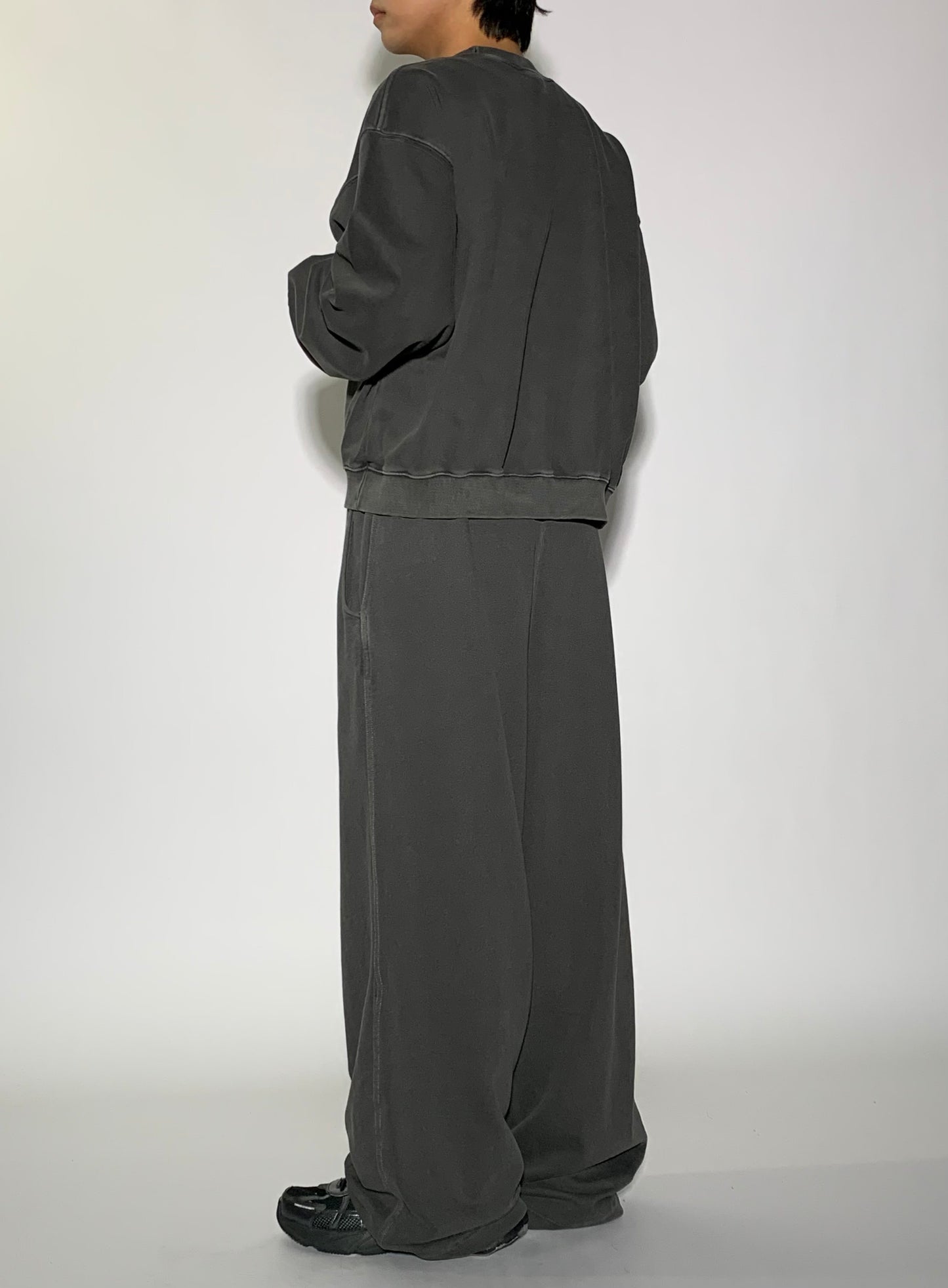 WASHED CROP SWEATSHIRT