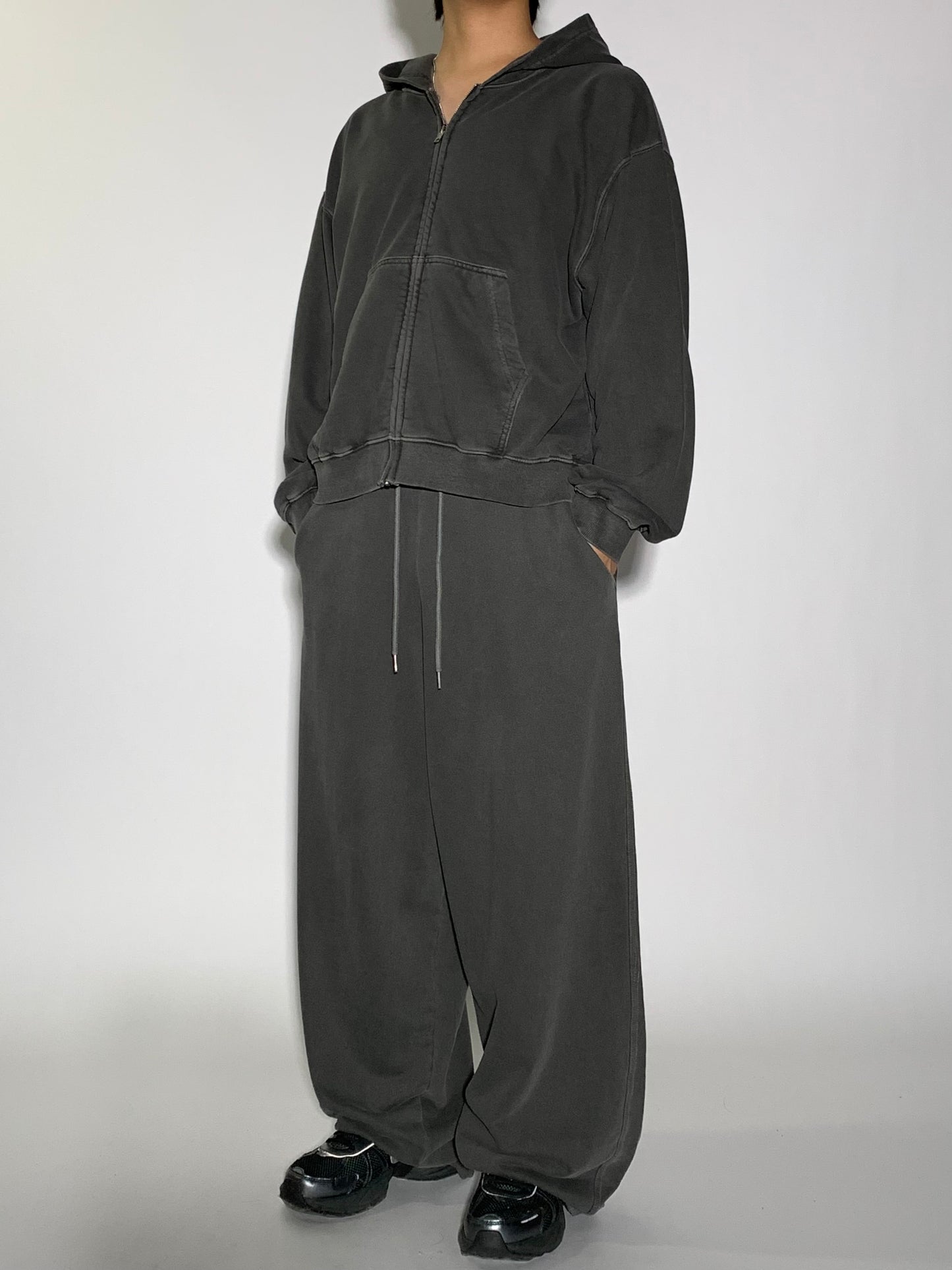 BASIC SWEATPANTS