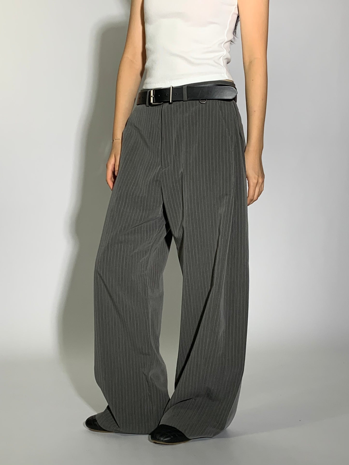 SIDE PLEATED SLACKS