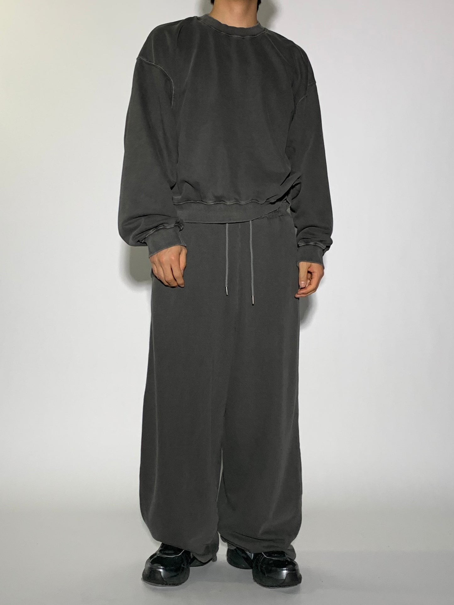 WASHED CROP SWEATSHIRT