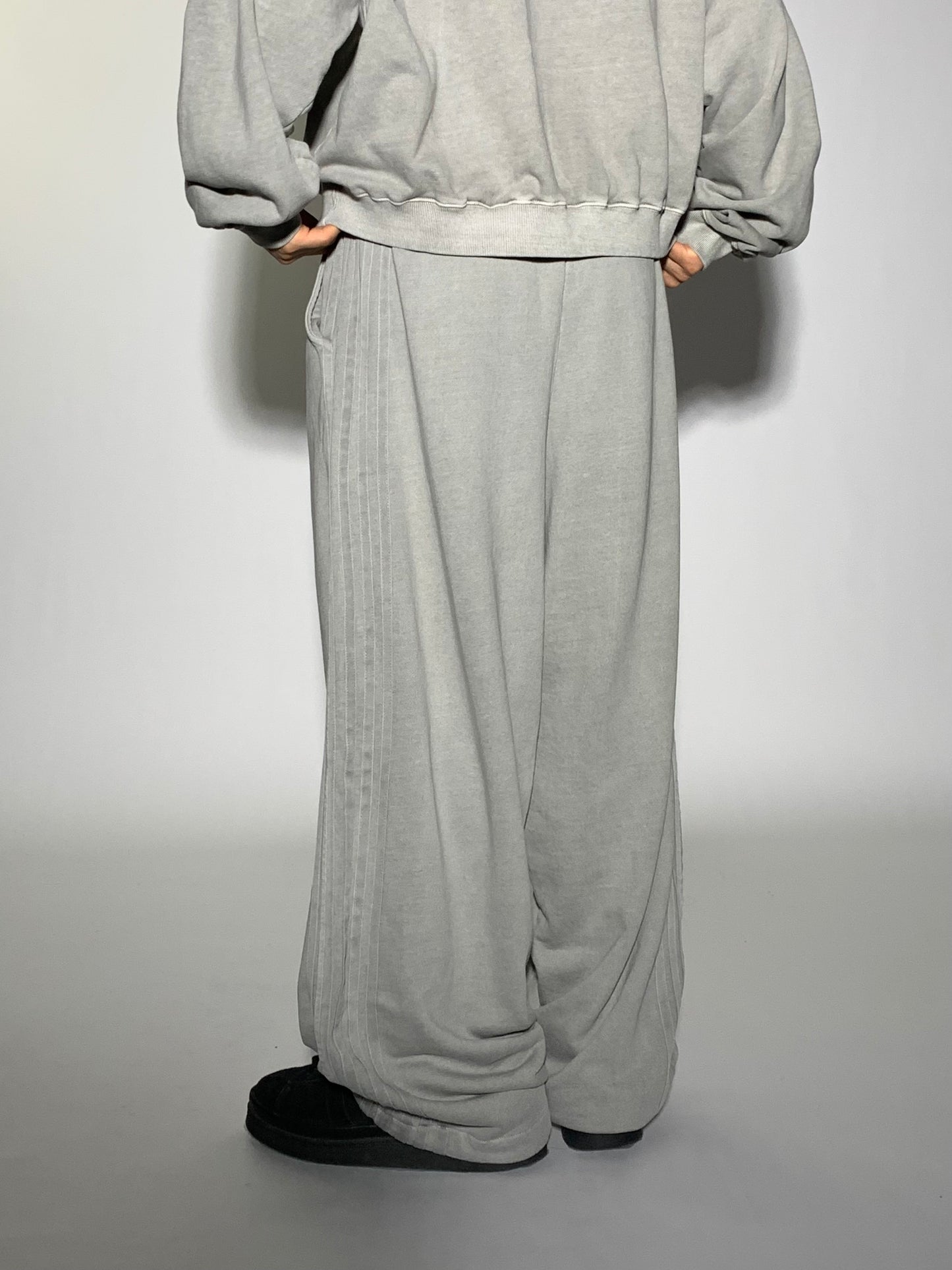 5 LINE SWEATPANTS