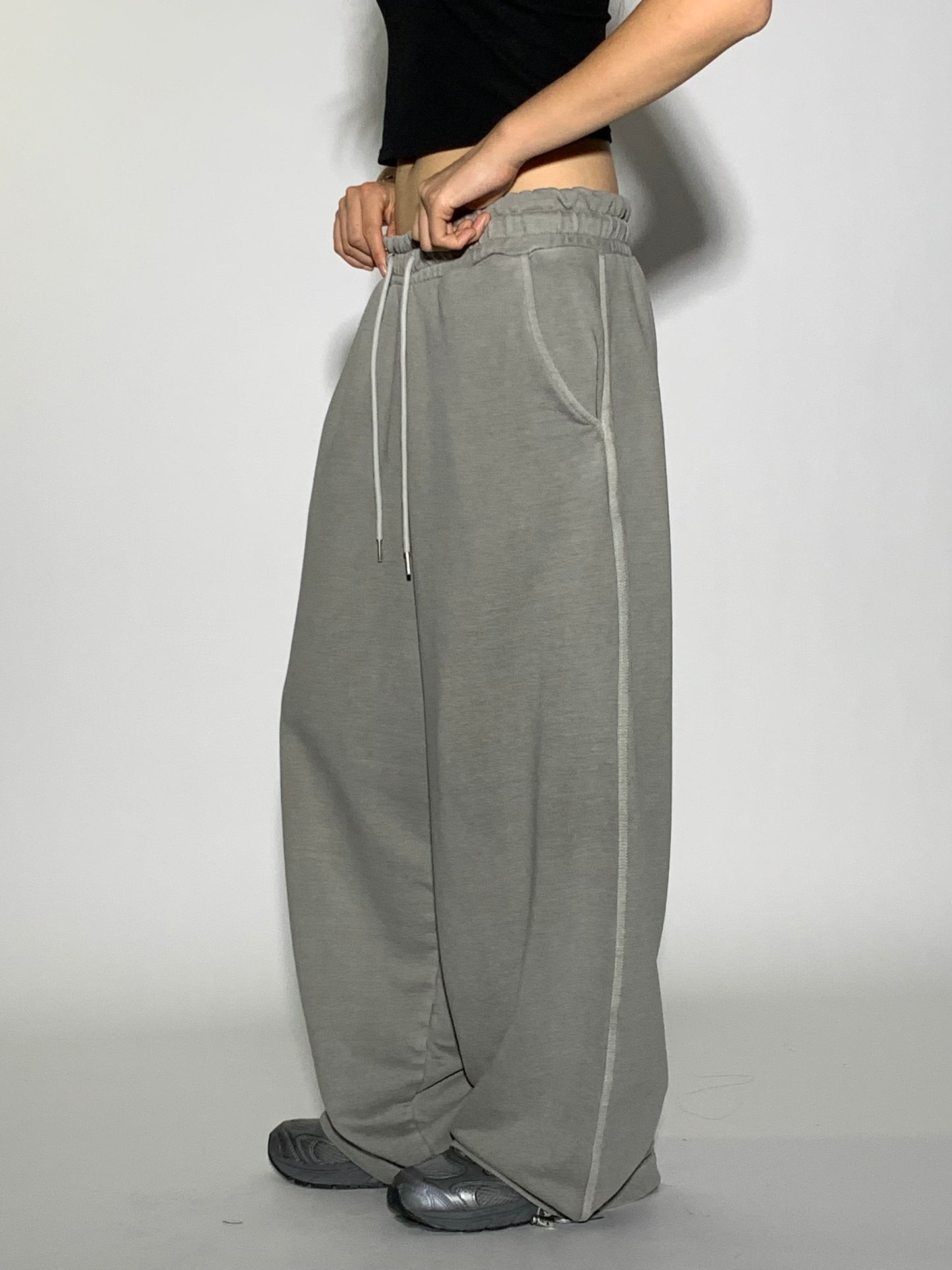 BASIC SWEATPANTS
