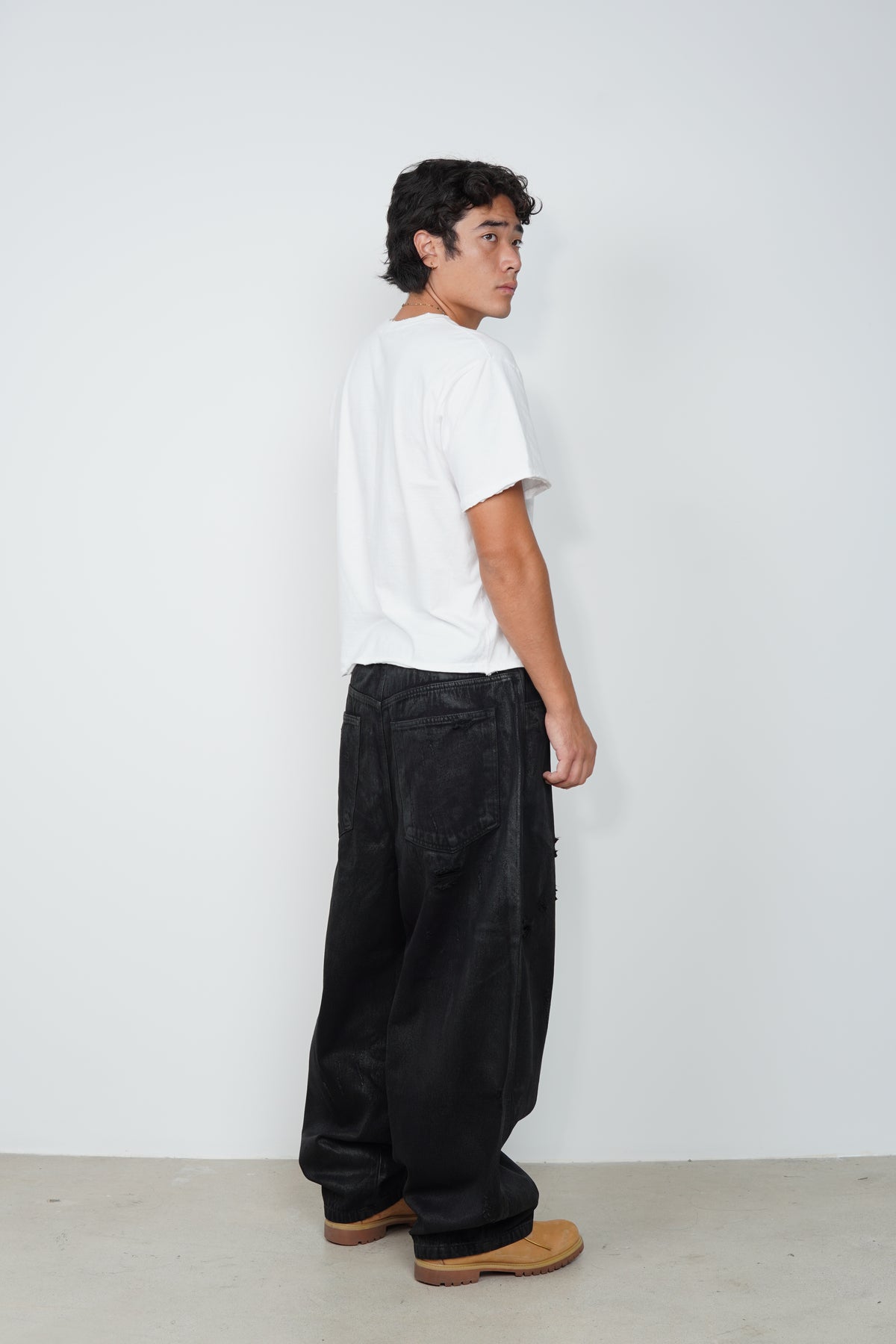 DAMAGED DENIM PANTS