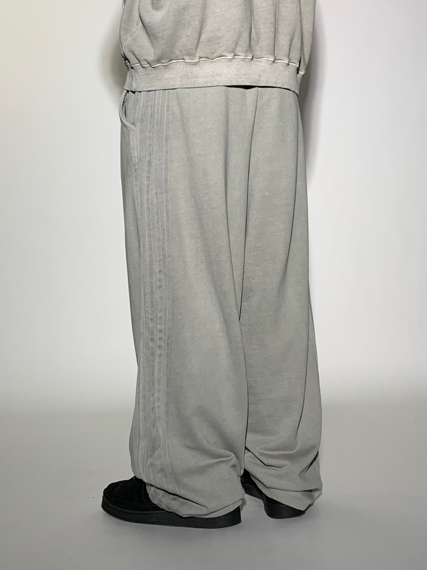 5 LINE SWEATPANTS