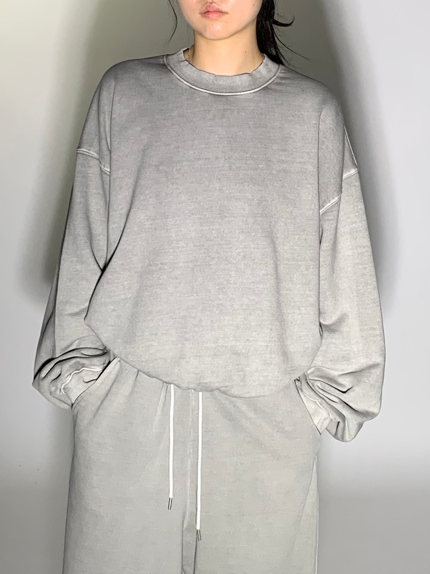 WASHED CROP SWEATSHIRT