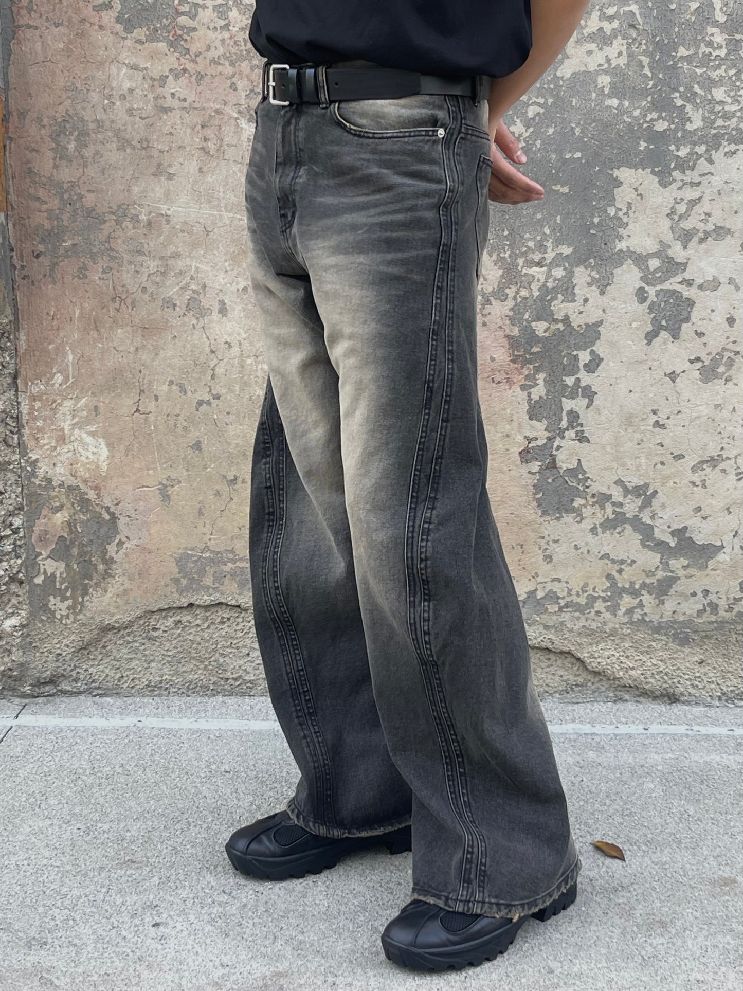 SOLID DENIM