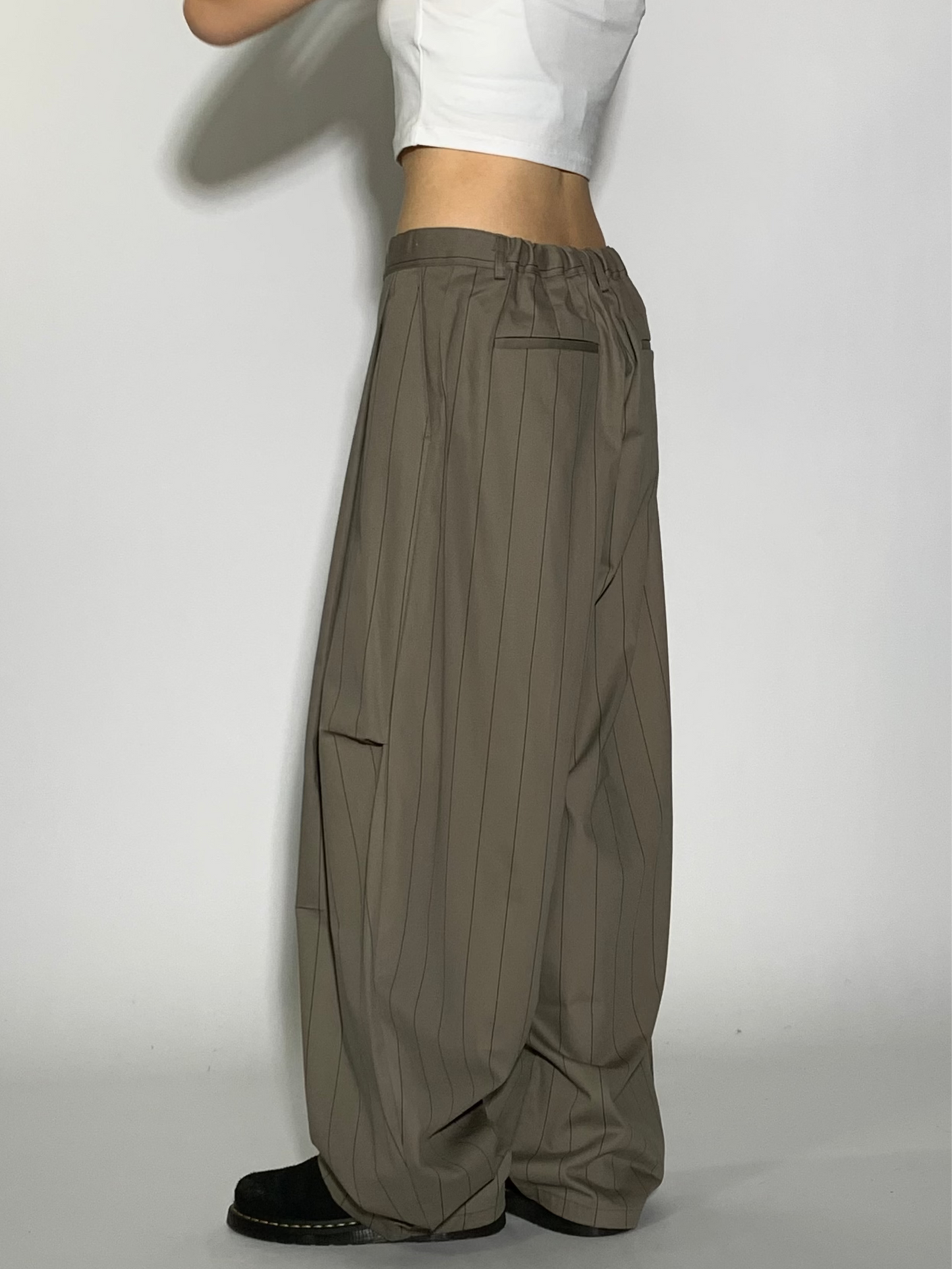 LIAN STRIPE CURVE PANTS