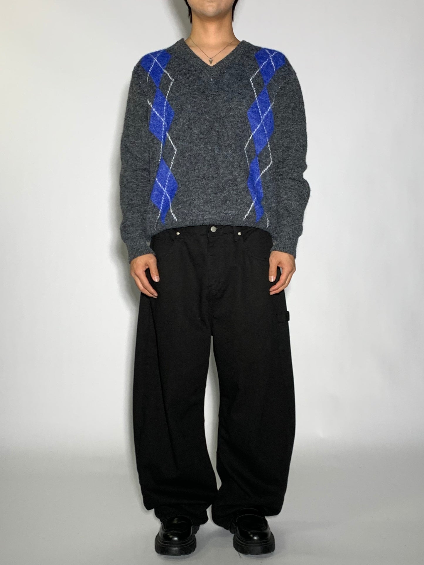 ARGYLE V-NECK SWEATER