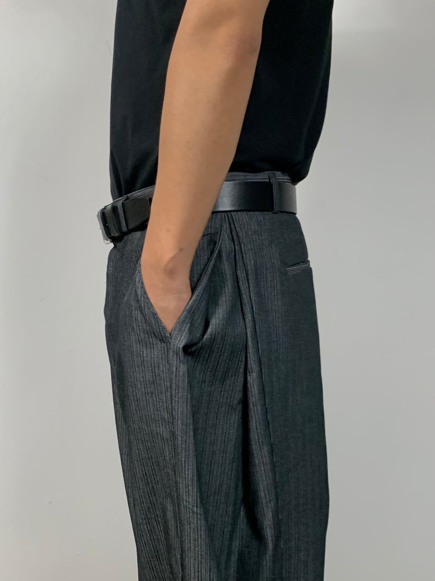 SIDE PLEATED DENIM SLACKS