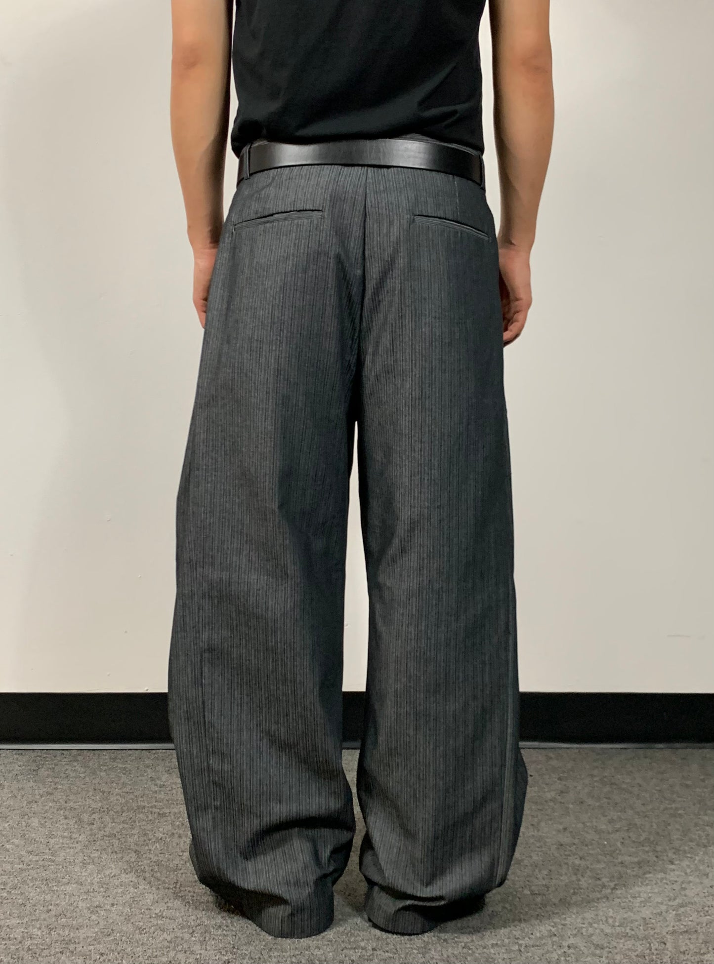 SIDE PLEATED DENIM SLACKS