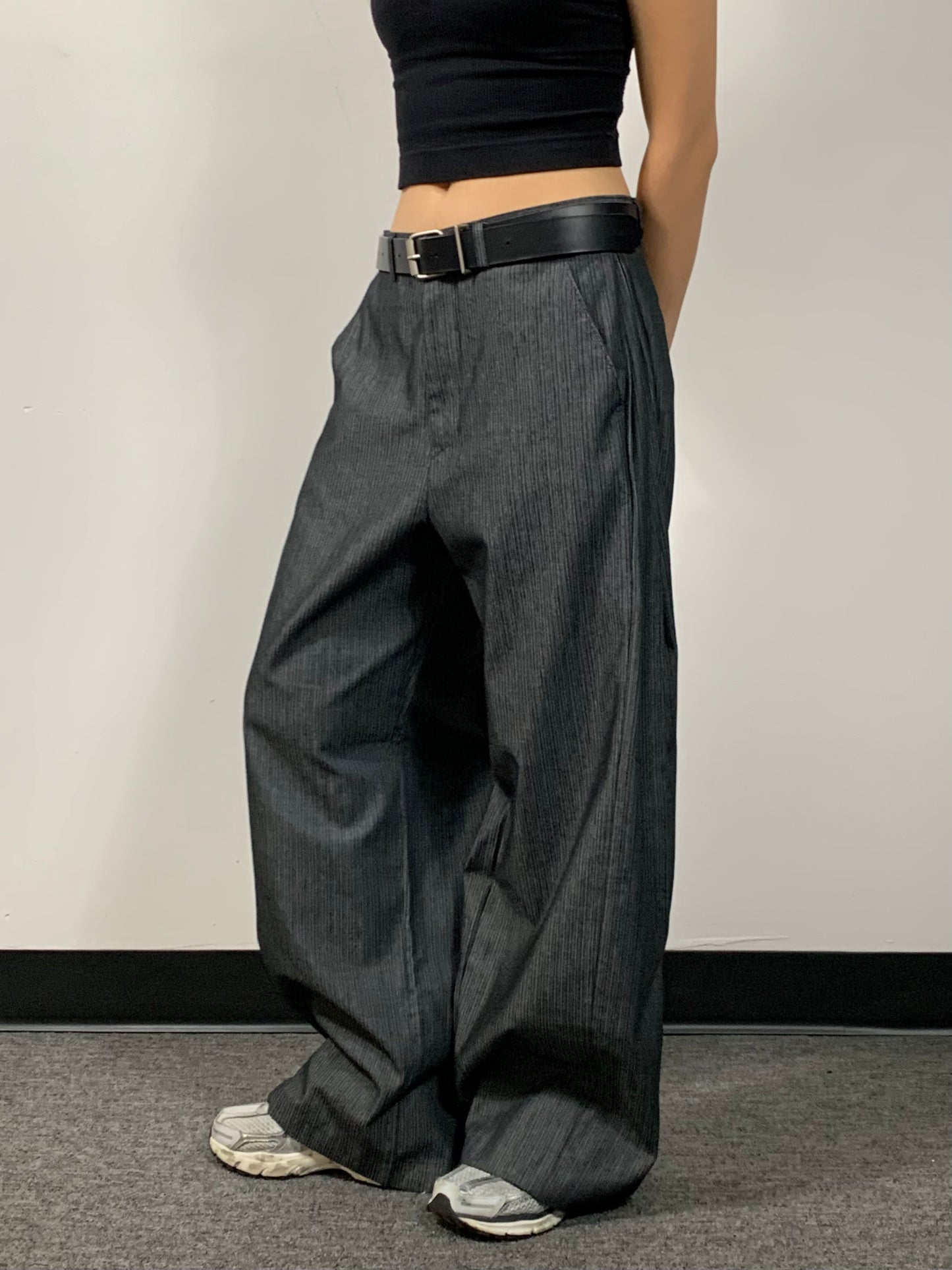 SIDE PLEATED DENIM SLACKS