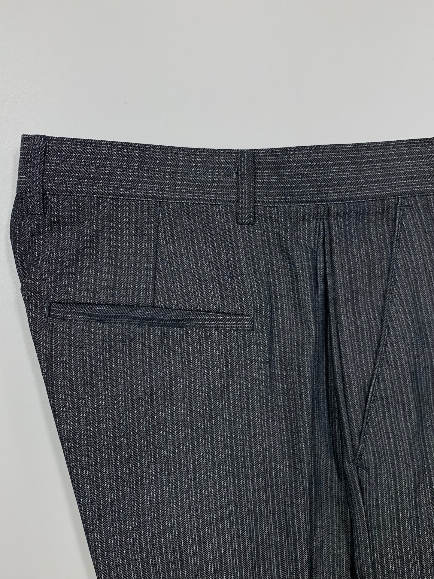 SIDE PLEATED DENIM SLACKS