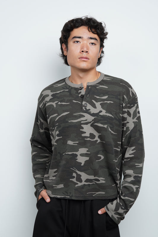 CAMO WAFFLE HENLEY TEE