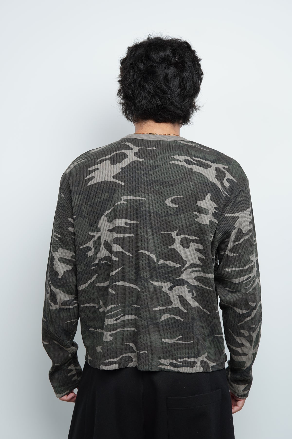 CAMO WAFFLE HENLEY TEE