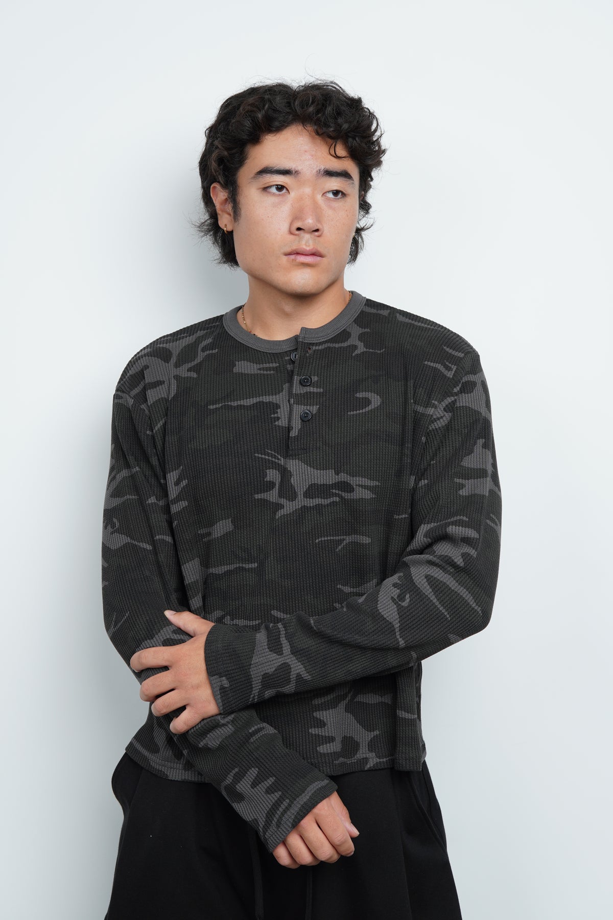 CAMO WAFFLE HENLEY TEE