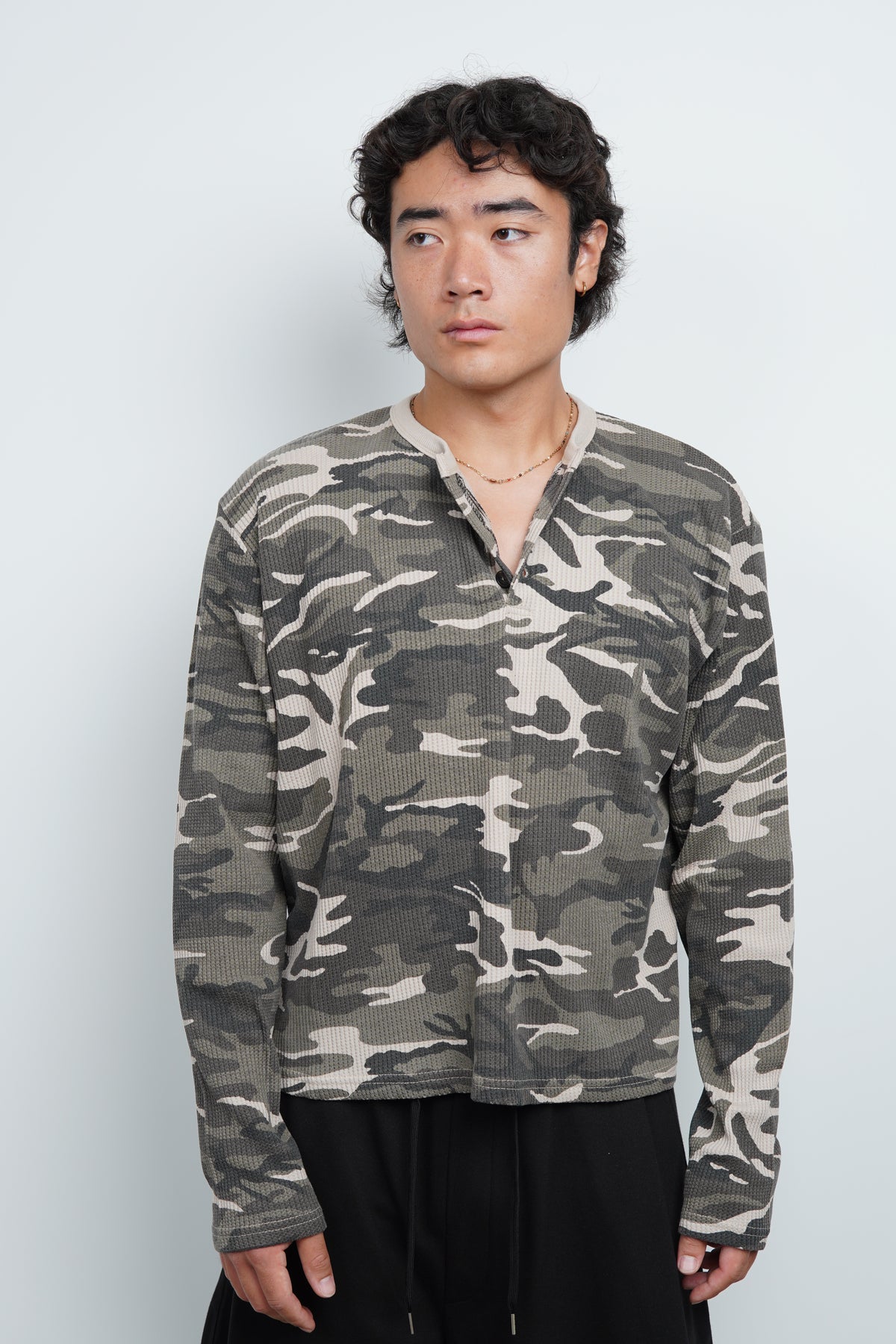 CAMO WAFFLE HENLEY TEE
