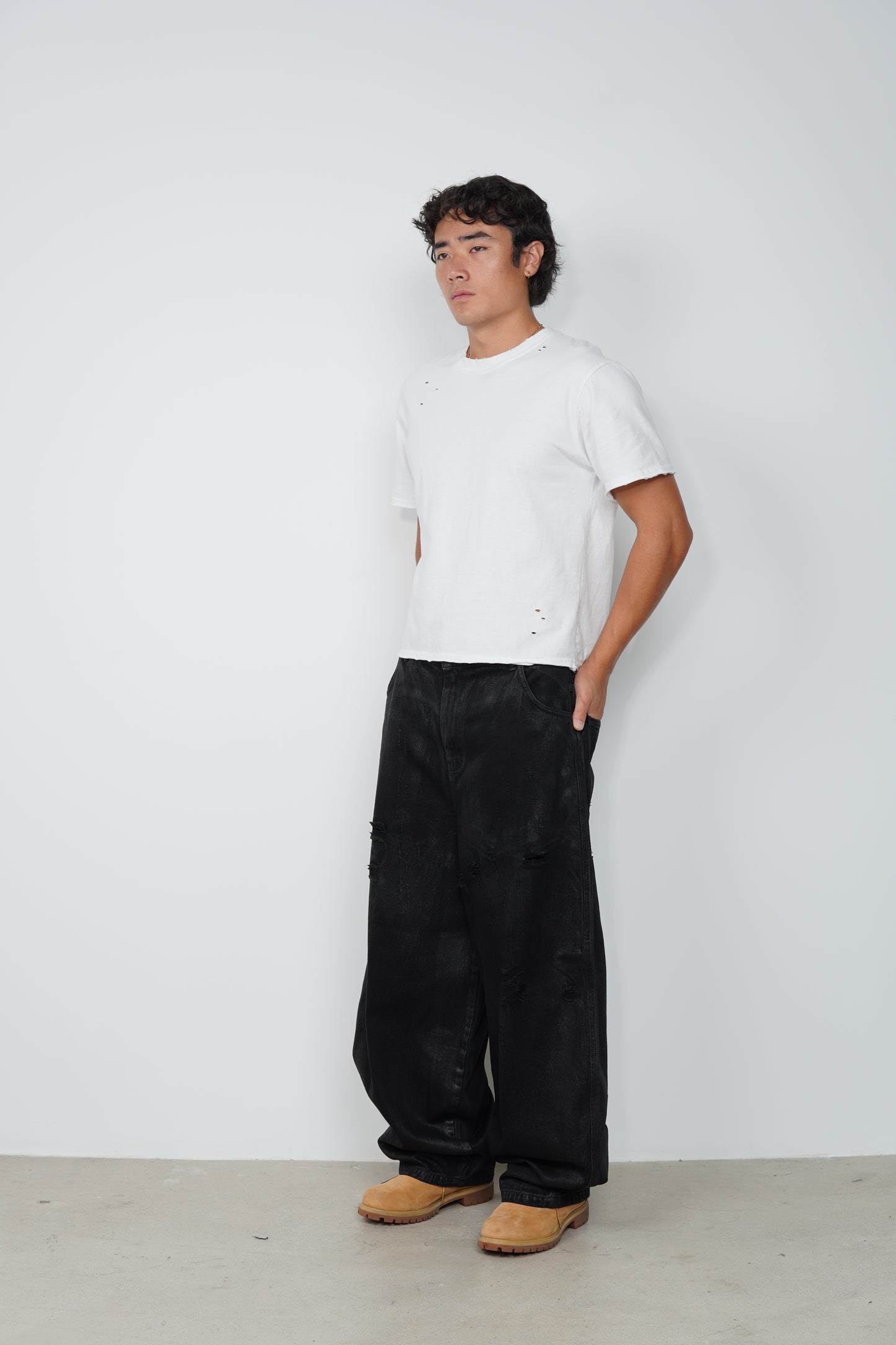 DAMAGED DENIM PANTS