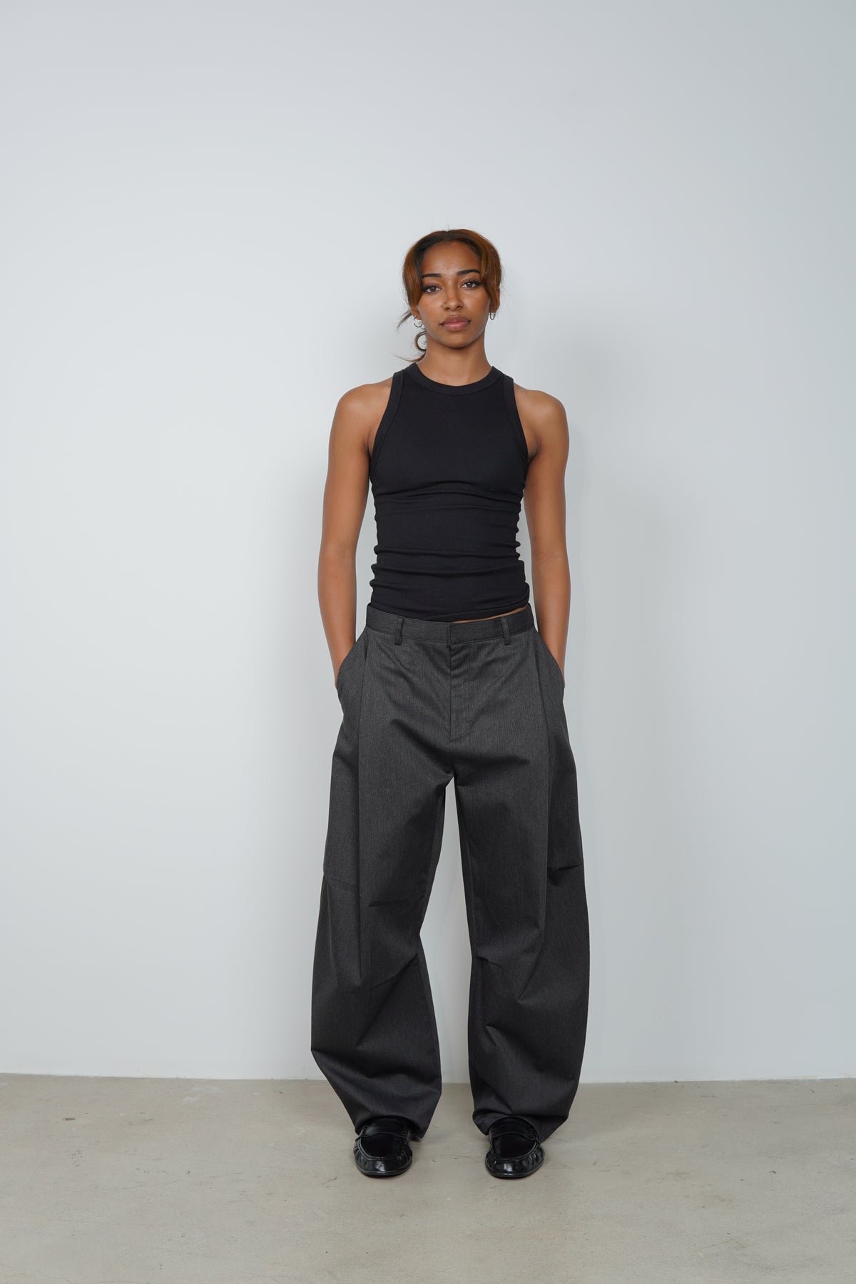 TEXTURED CURVE PANTS