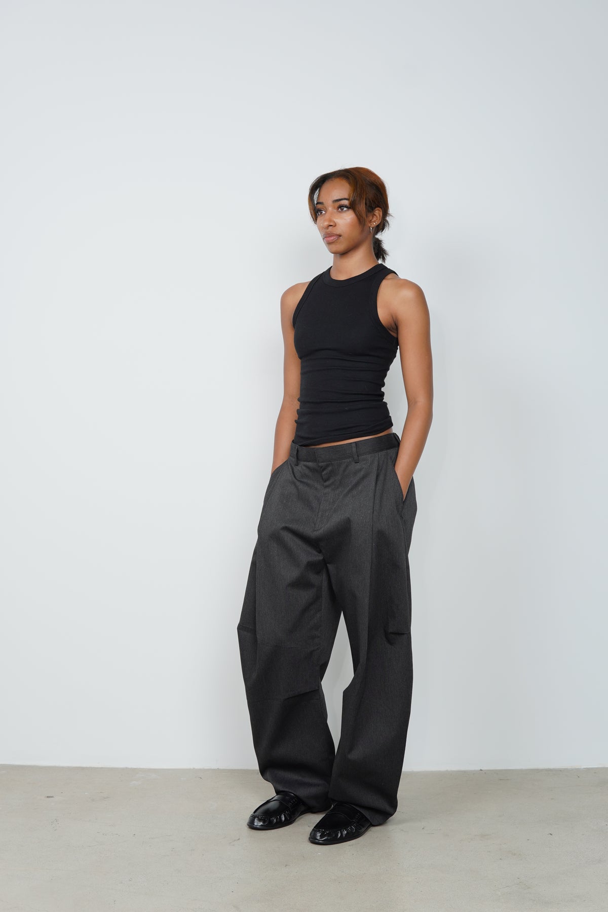 TEXTURED CURVE PANTS