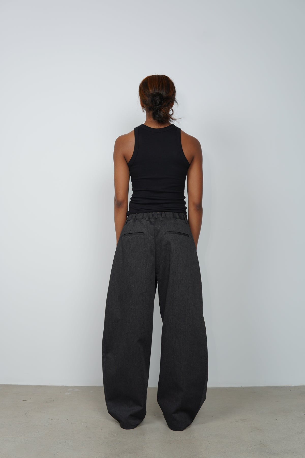 TEXTURED CURVE PANTS