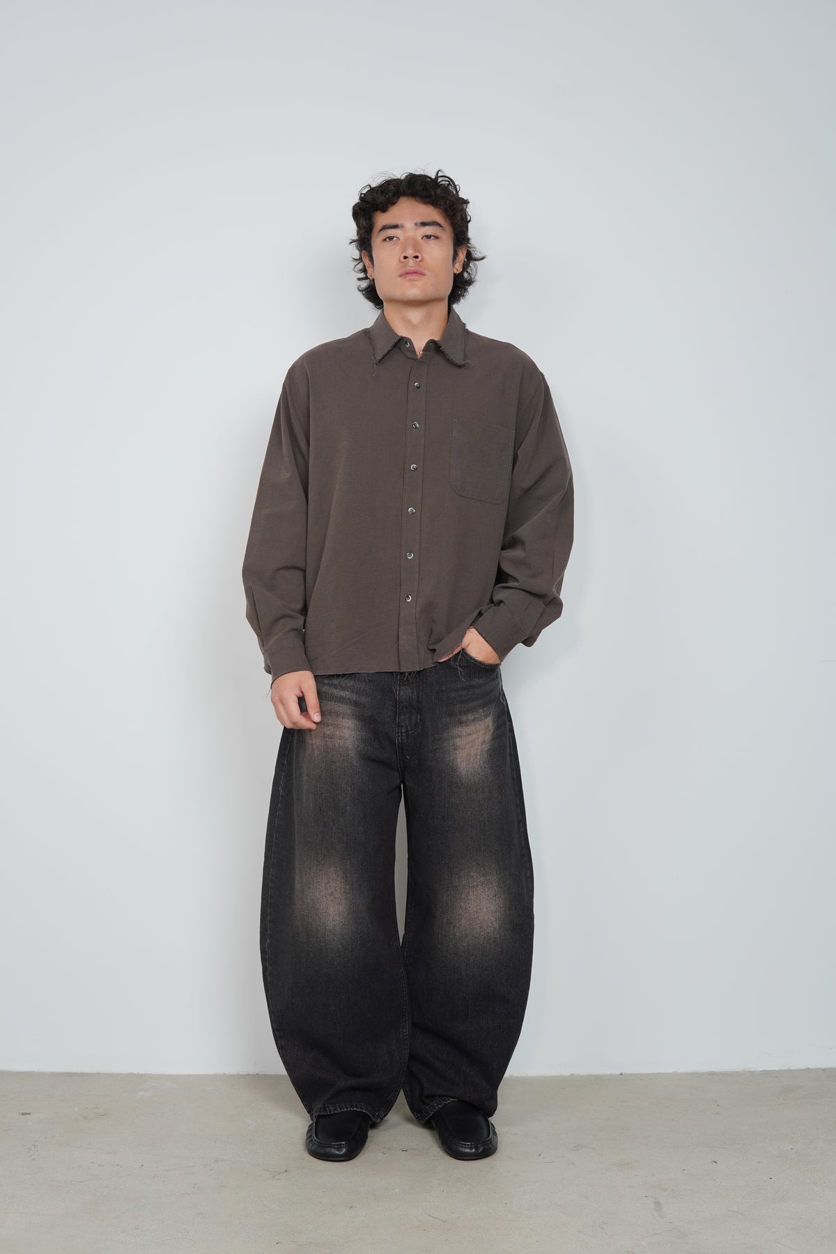 RAW CUT CROP SHIRT