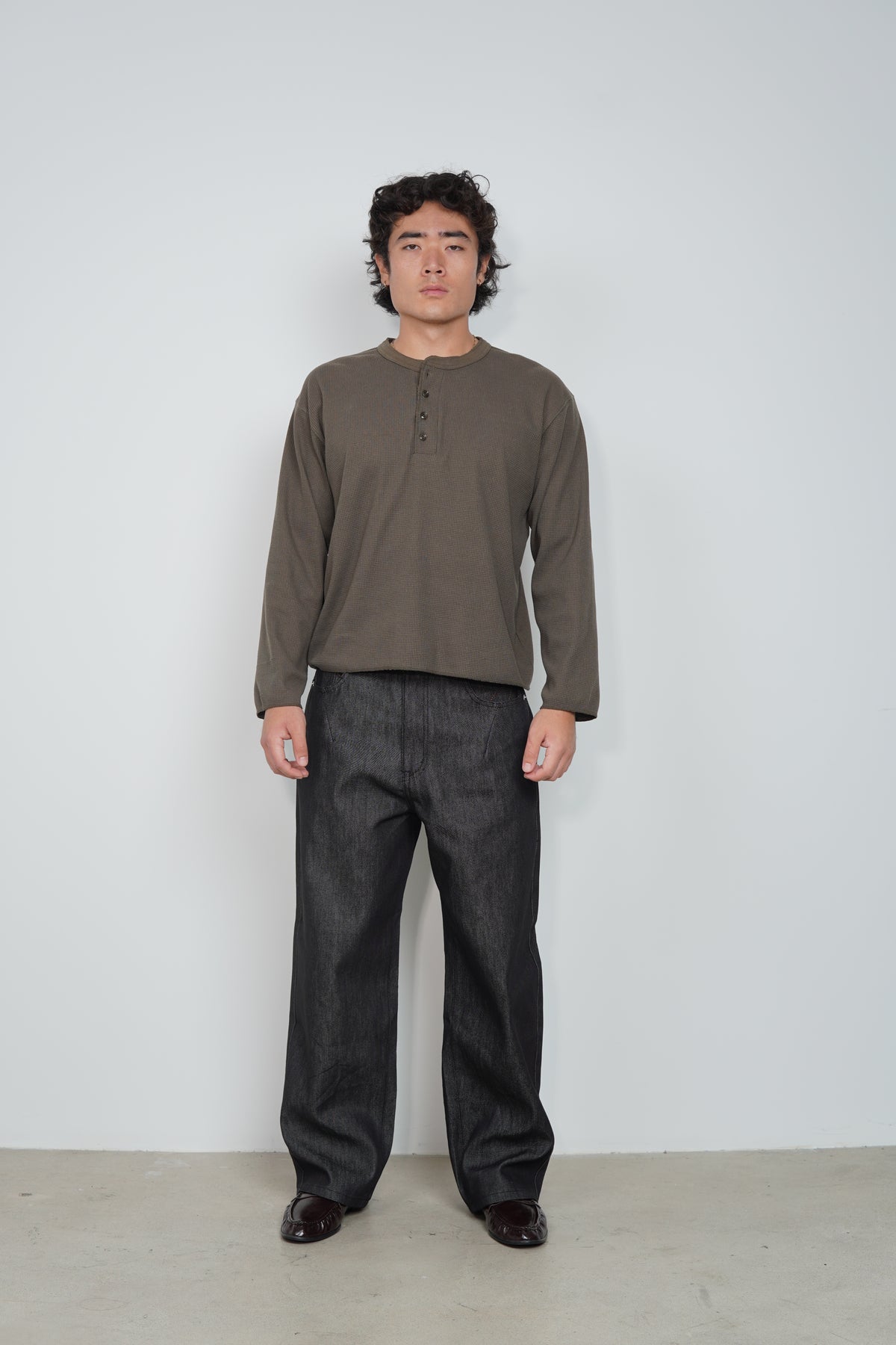 WAFFLE HENLEY TEE