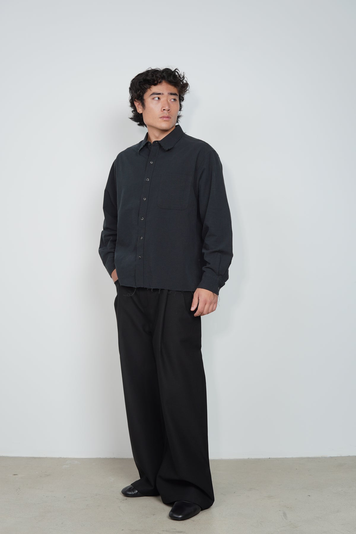 RAW CUT CROP SHIRT
