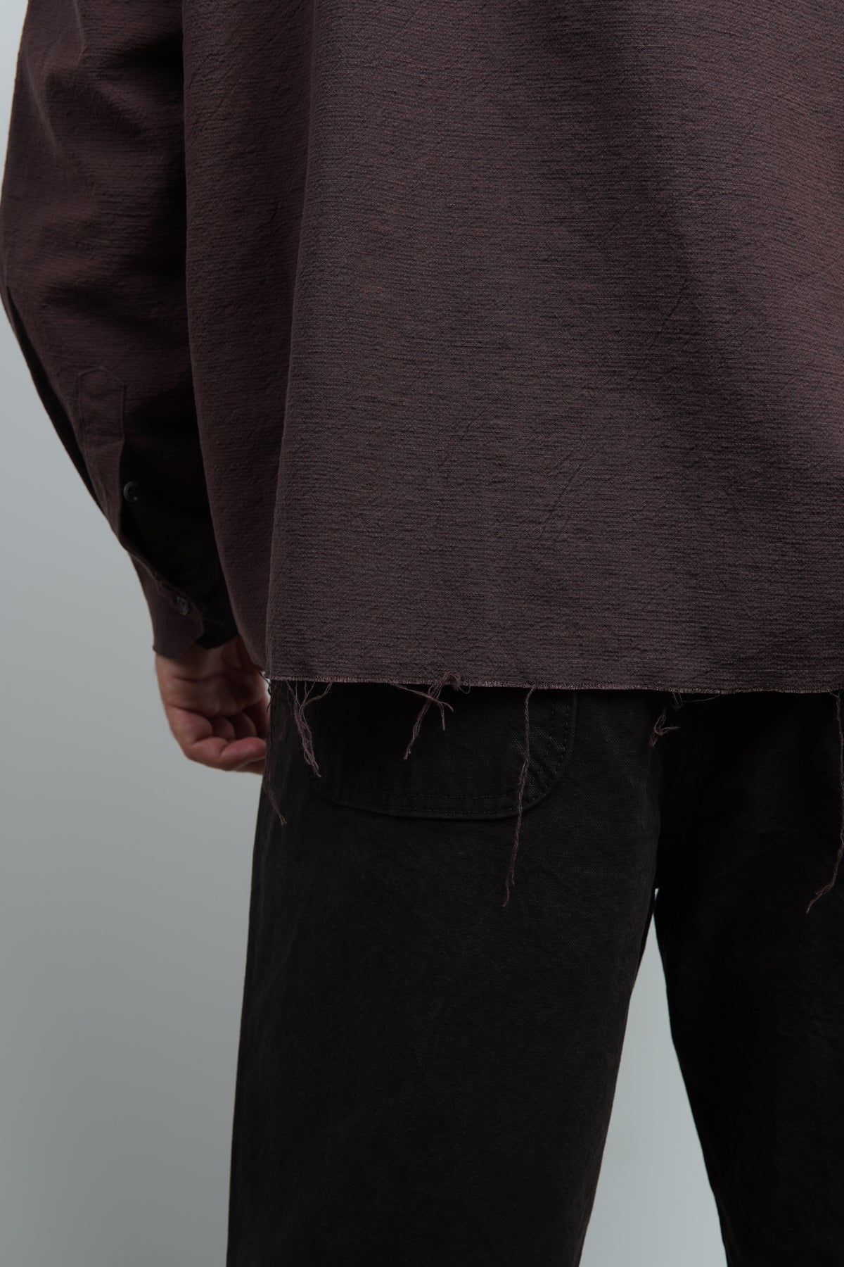 RAW CUT CROP SHIRT