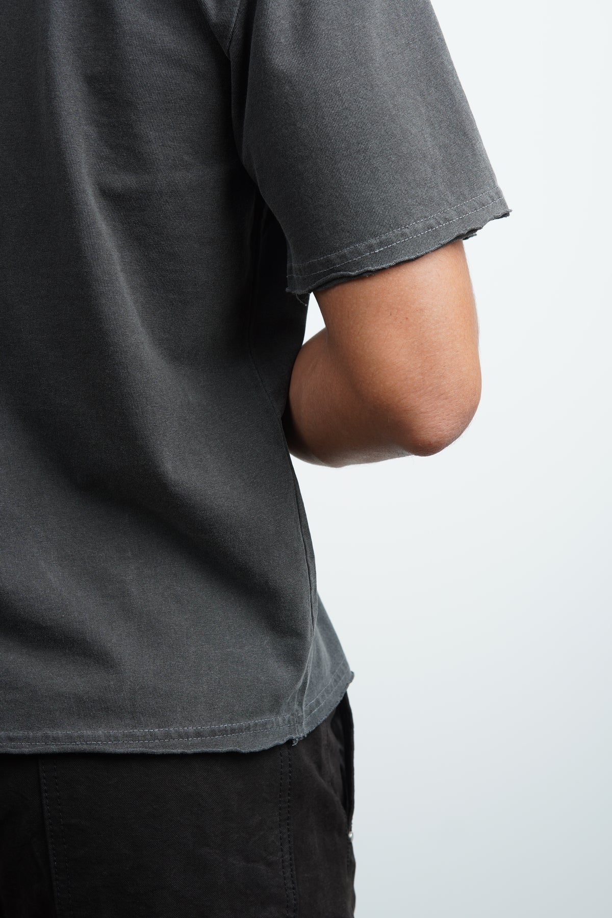 RIPPED TEE