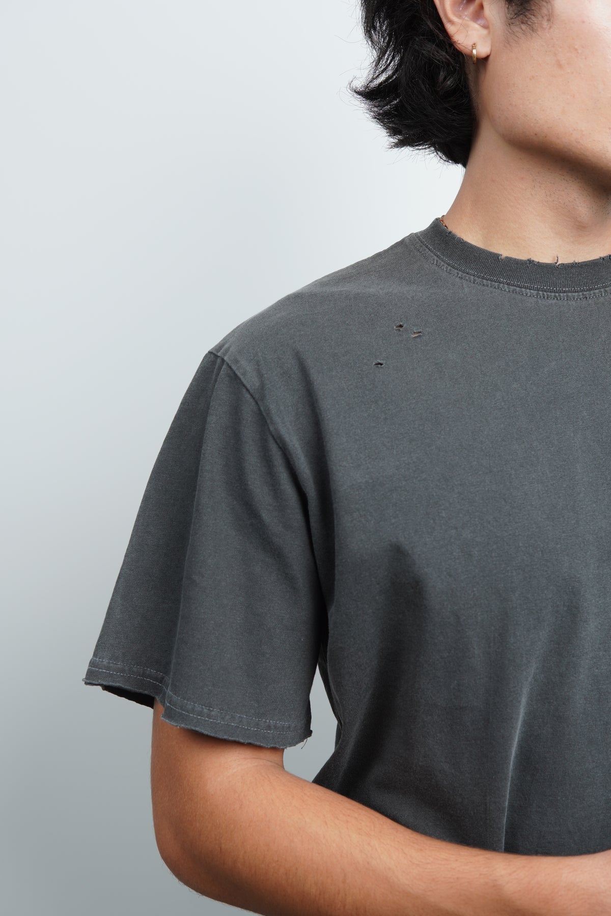 RIPPED TEE