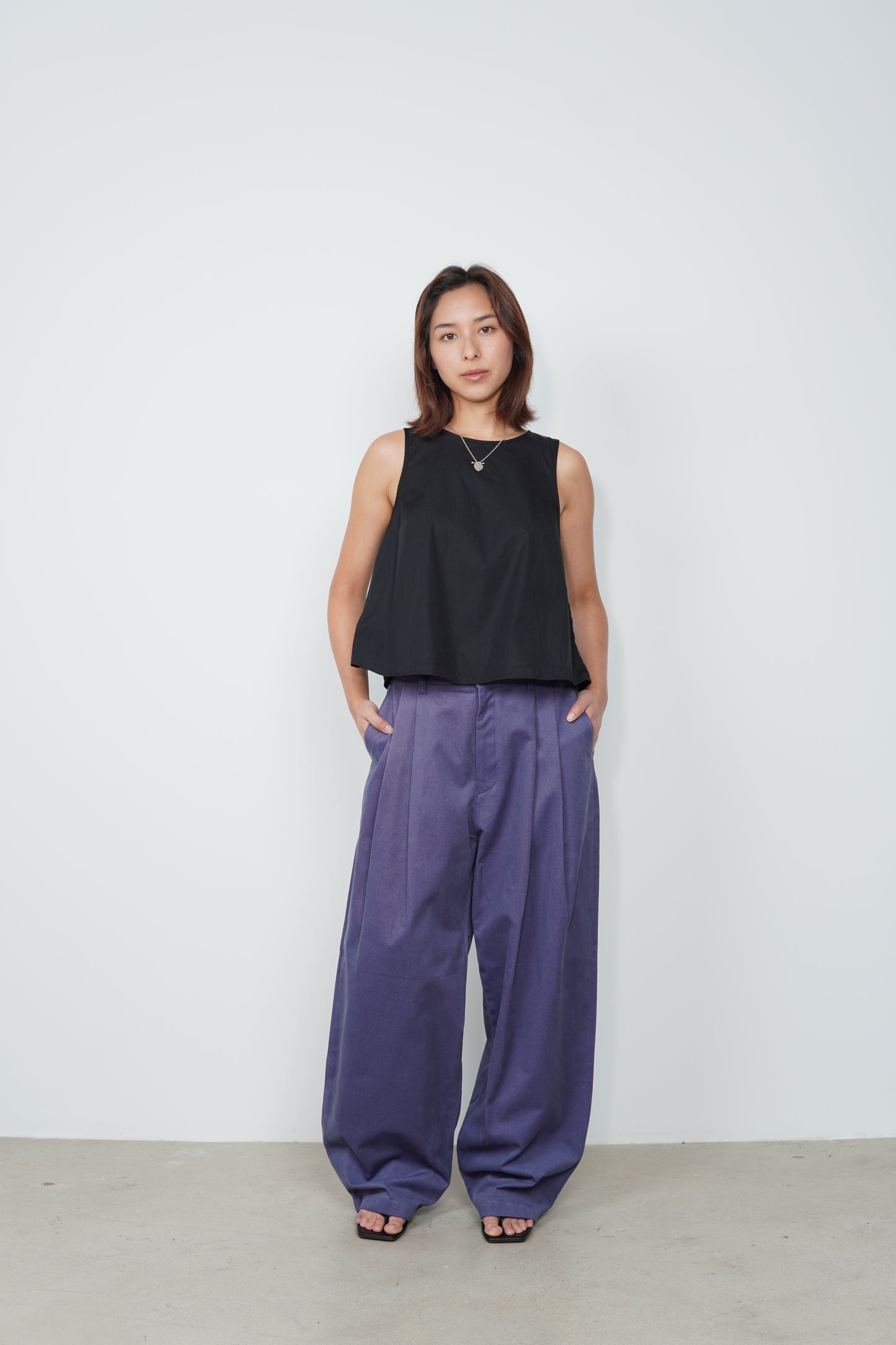 FRENCH PLEATED PANTS
