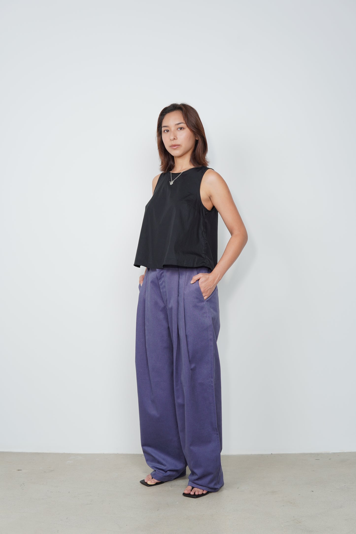 FRENCH PLEATED PANTS