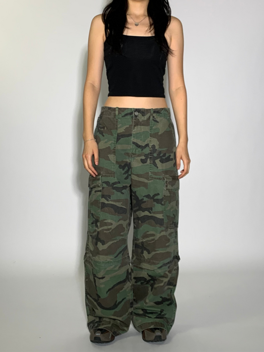 OPEN KNEE CAMO PANTS