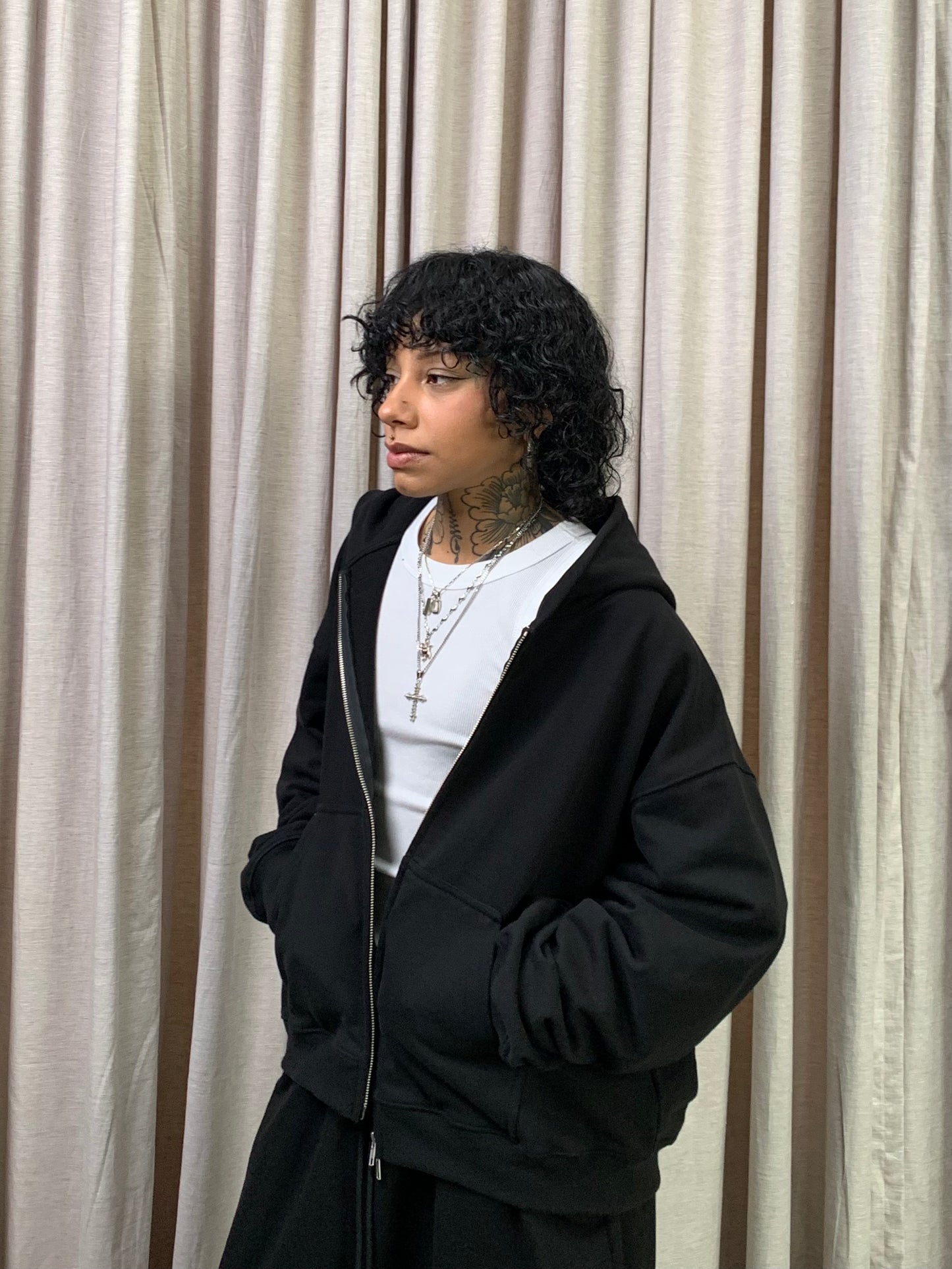 BASIC BLACK ZIP UP