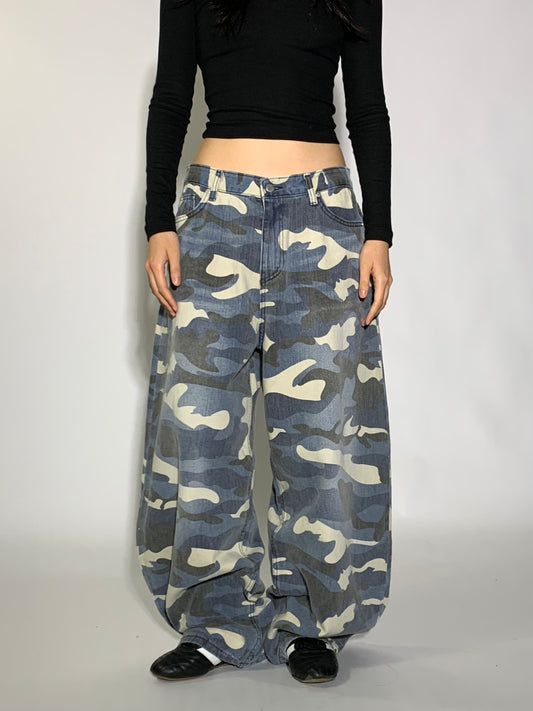 STONE WASH CAMO DENIM