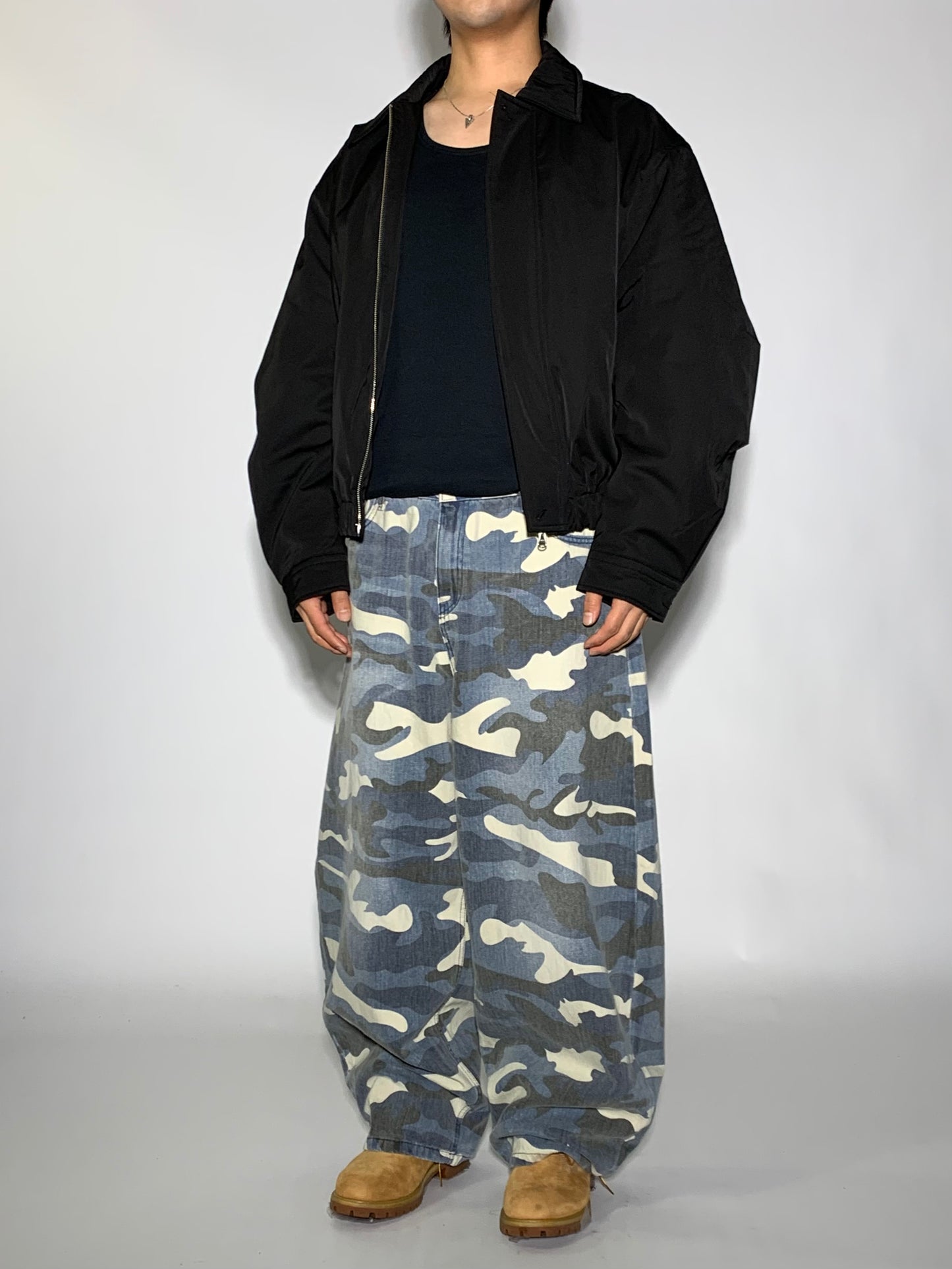 STONE WASH CAMO DENIM