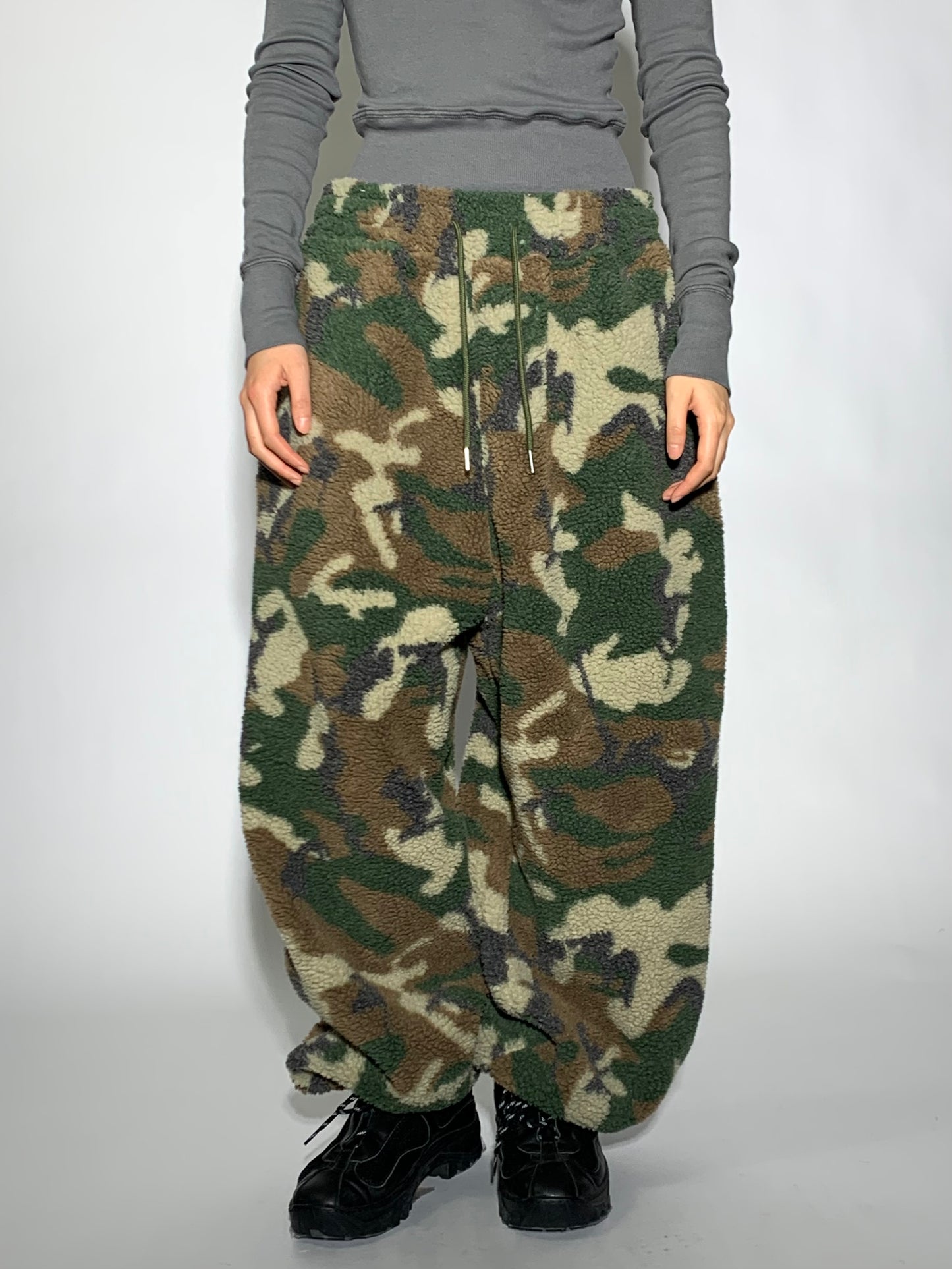 CAMO BOUCLÉ PANTS