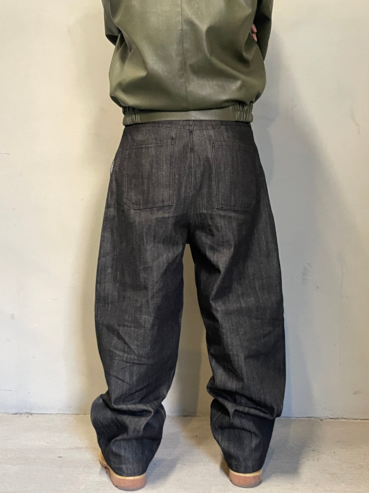 ONE BAGGY PANTS