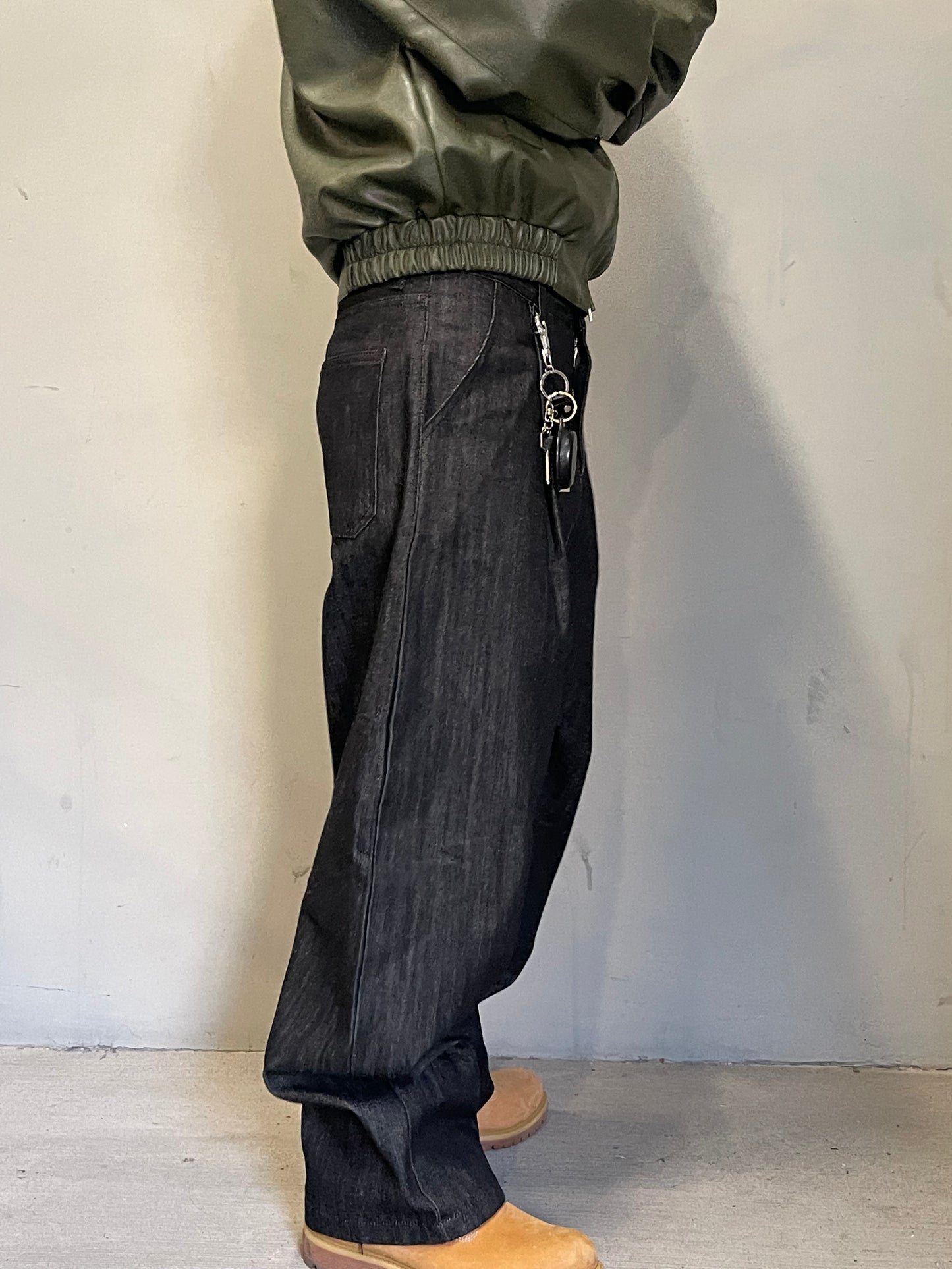 ONE BAGGY PANTS