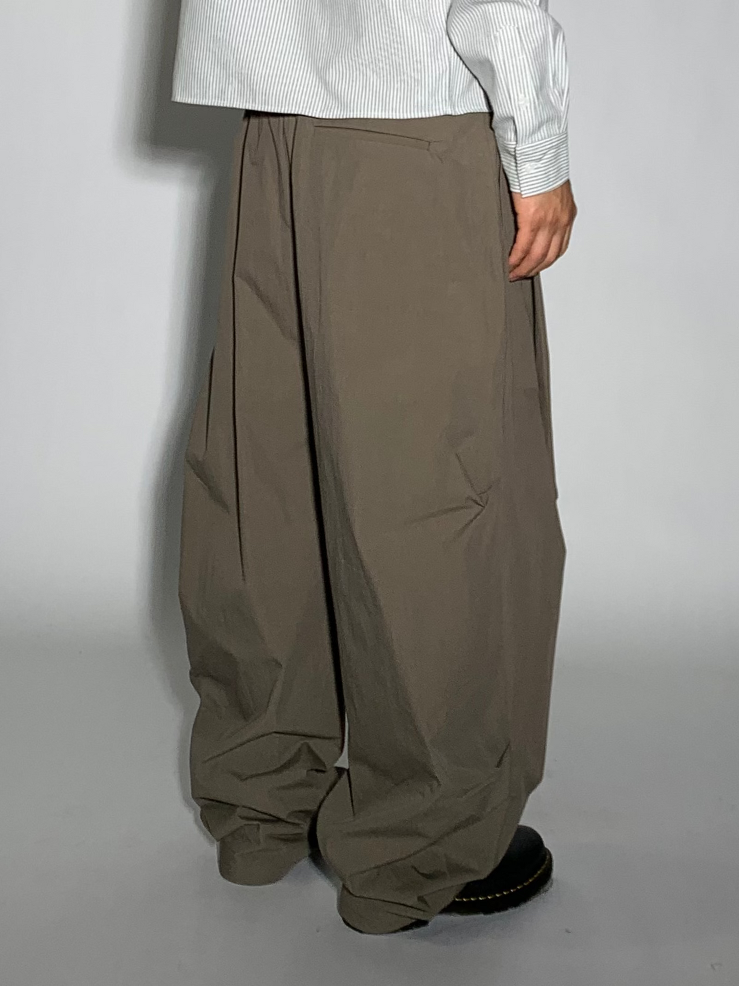 CN CURVE PANTS