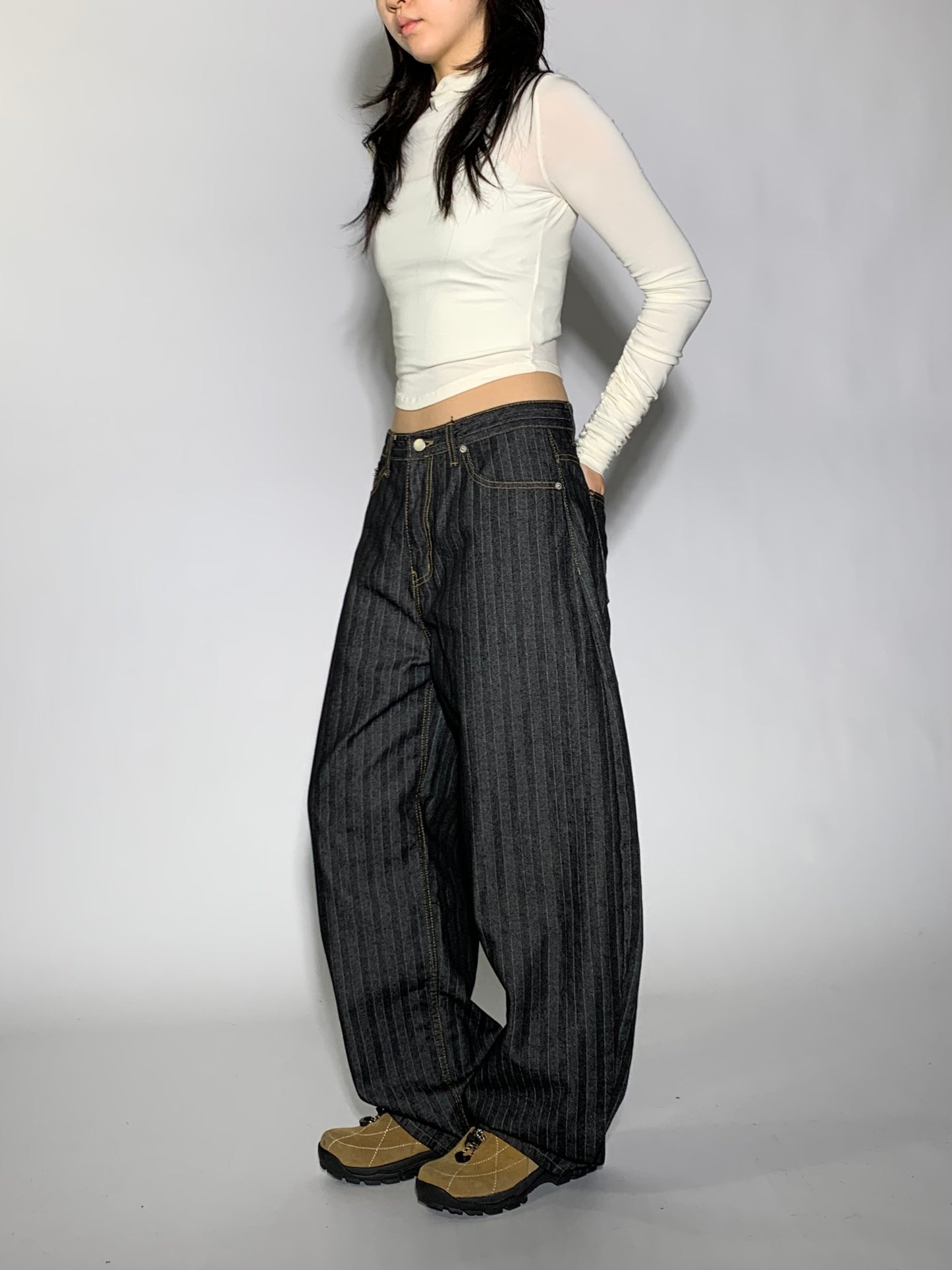 BLACK STRIPE DENIM