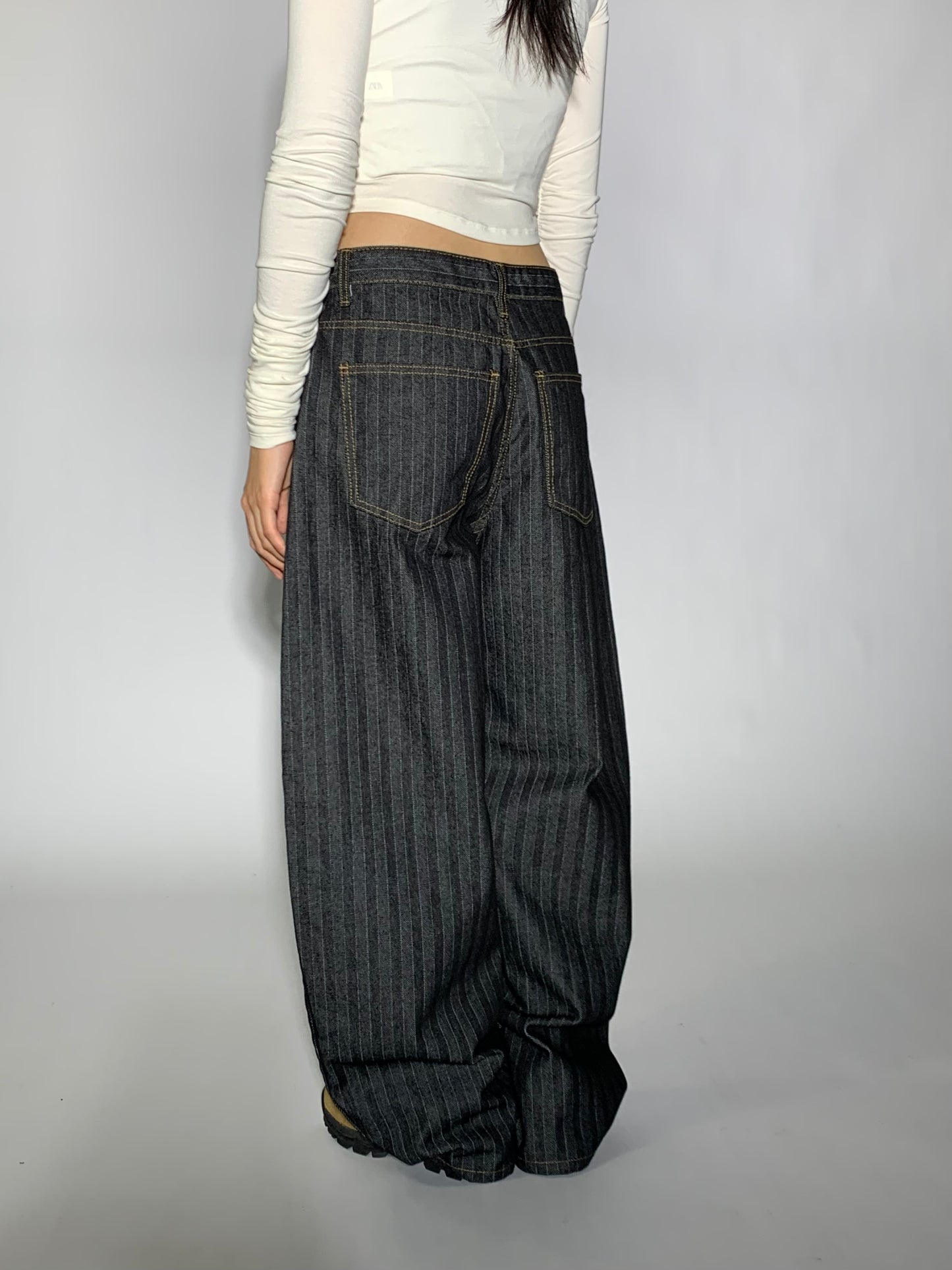 BLACK STRIPE DENIM