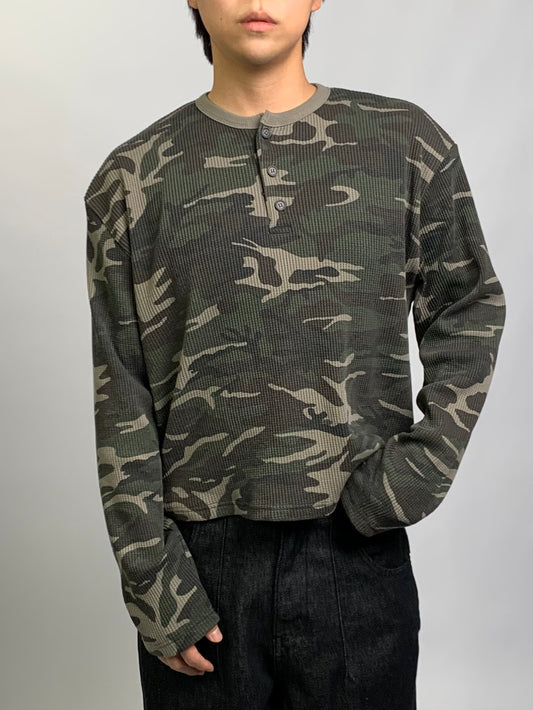 CAMO WAFFLE HENLEY TEE