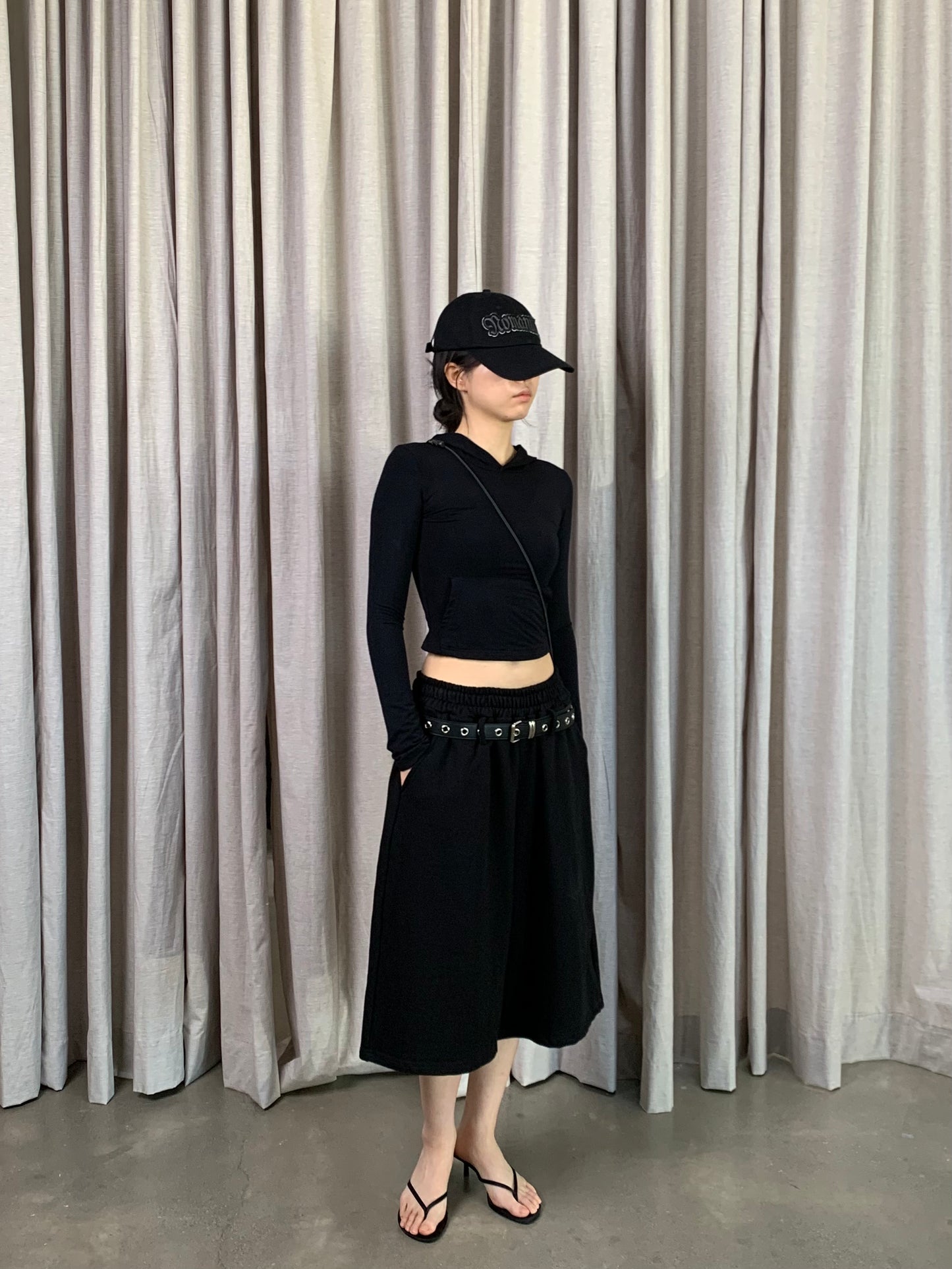 BELTED HALF SWEAT