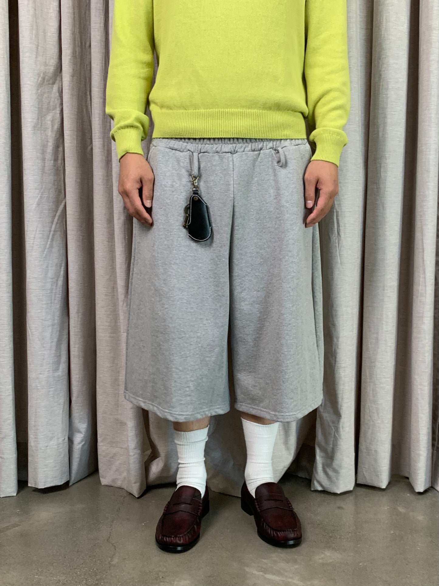 BELTED HALF SWEAT