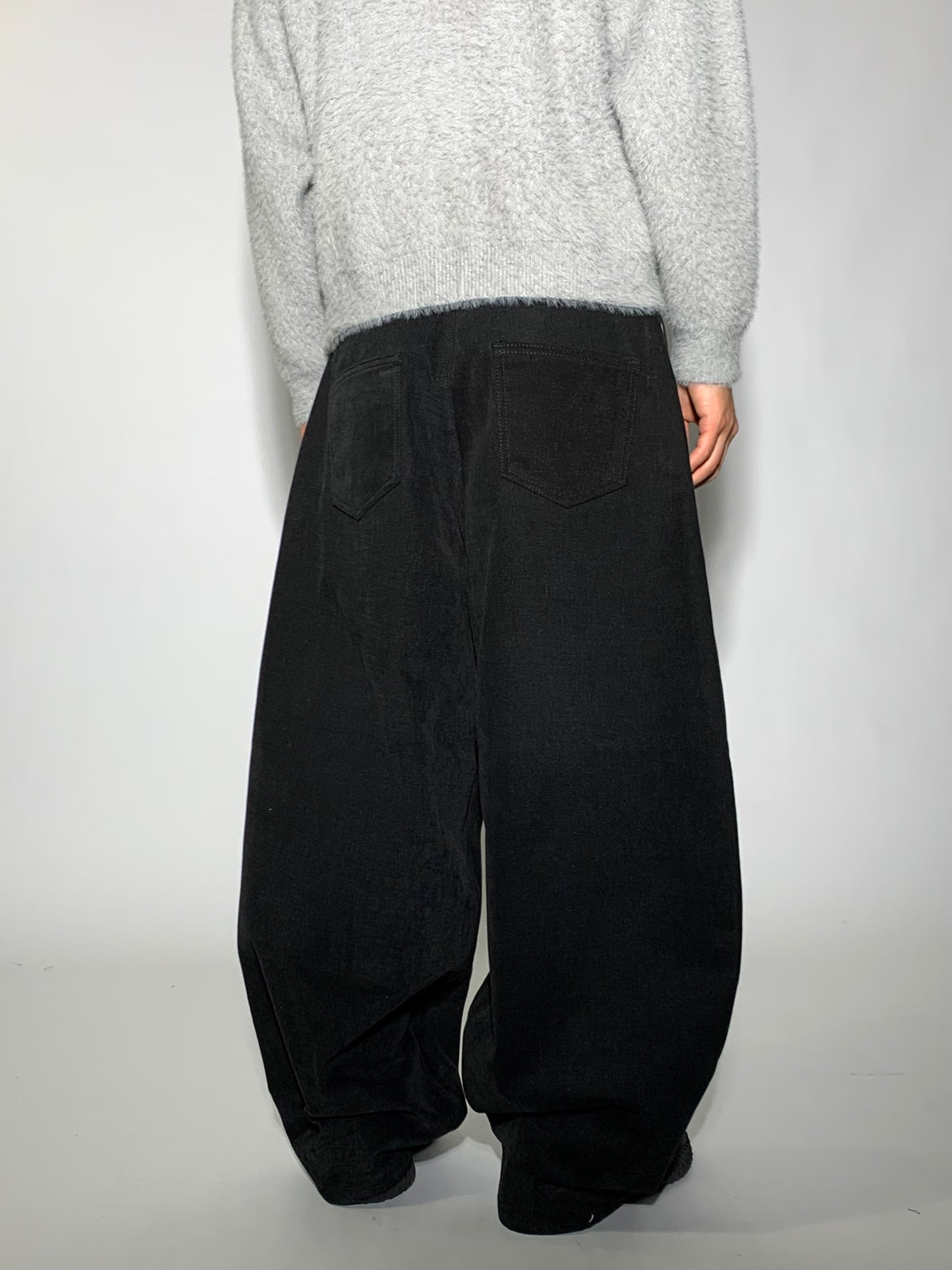 THREE TUCK FLEECE PANTS