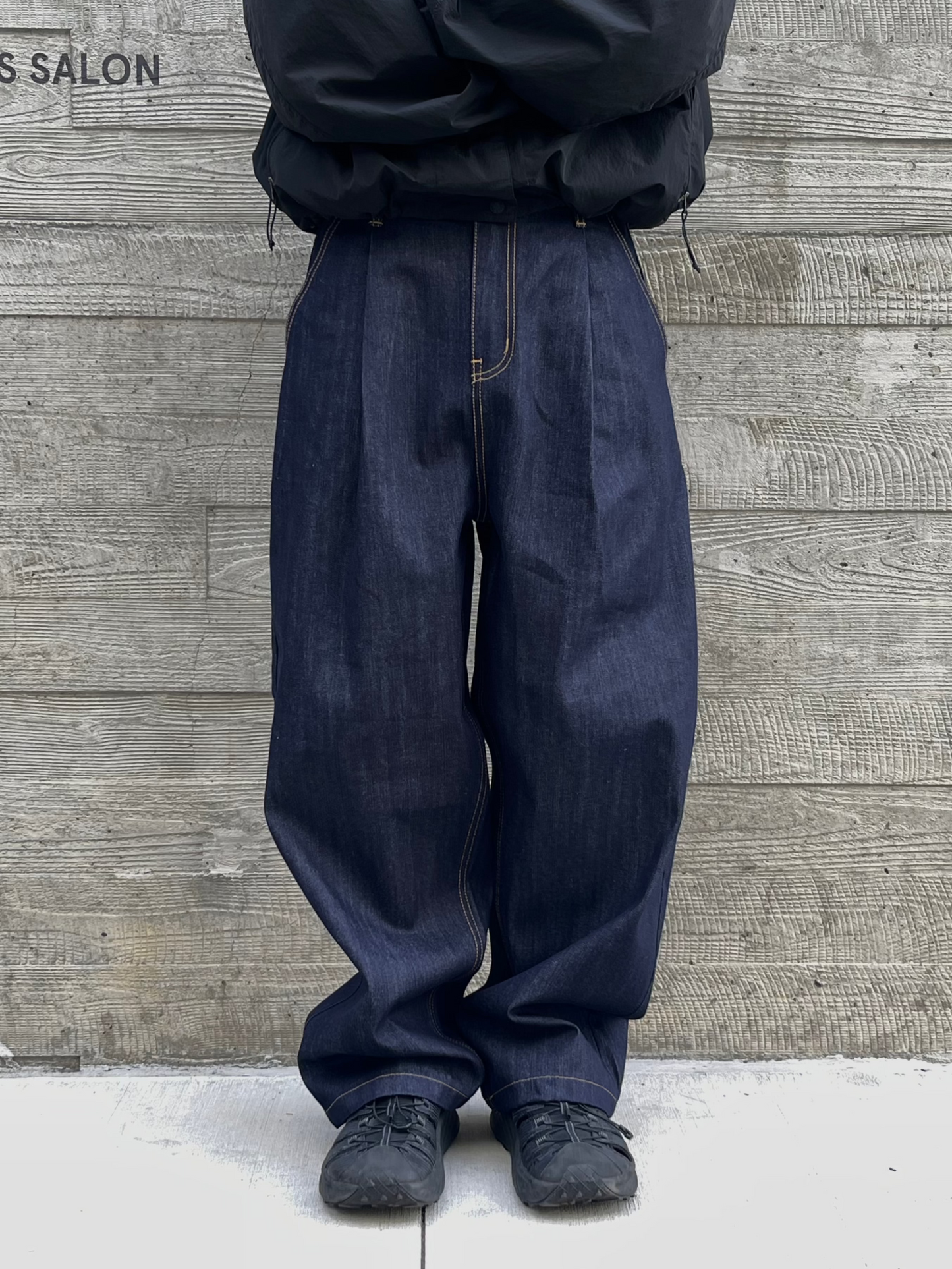 ONE BAGGY PANTS